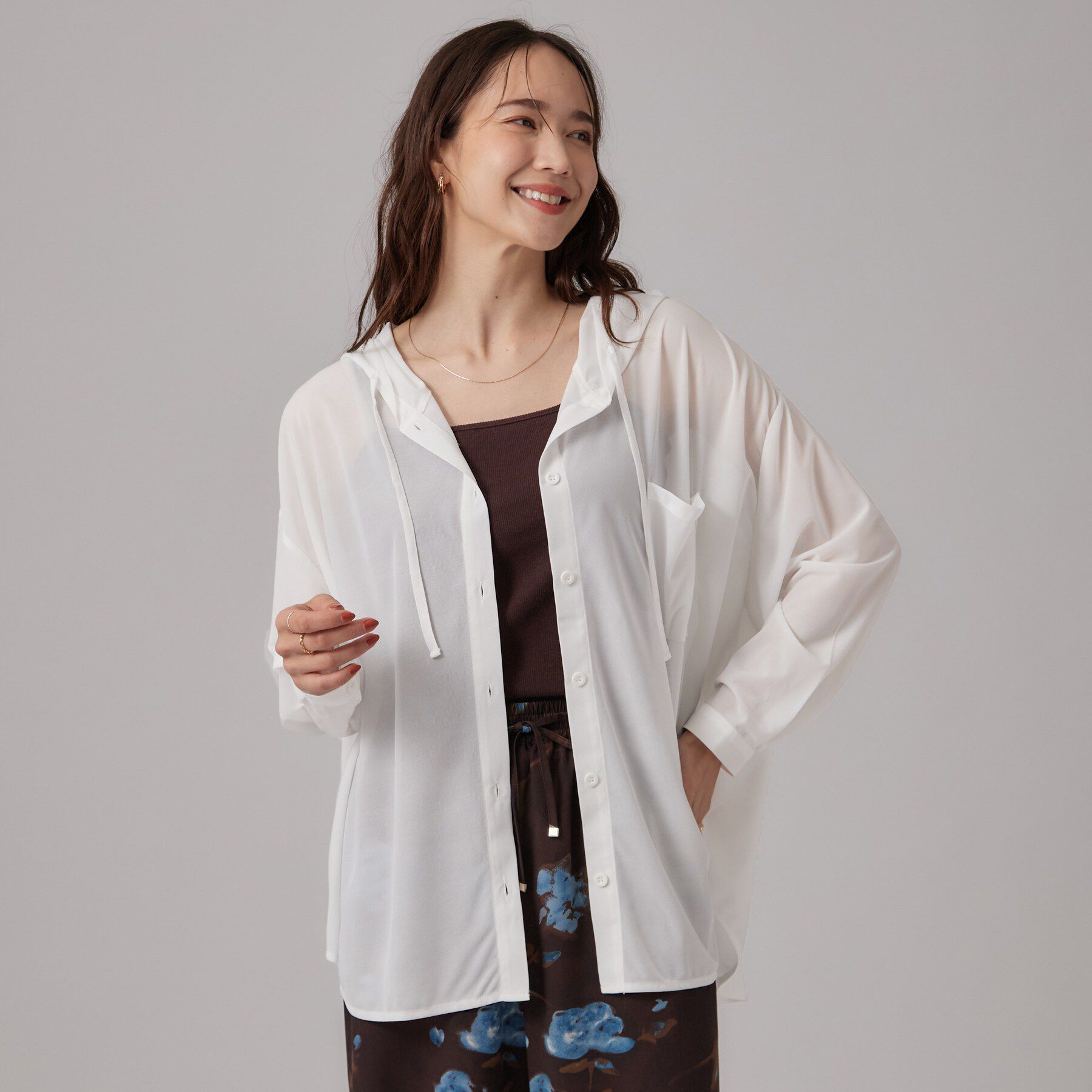 SHOO･LA･RUE「【洗濯機可/体型カバー】程よい透け感の ゆるシルエットシア―シャツ」|パーカー|