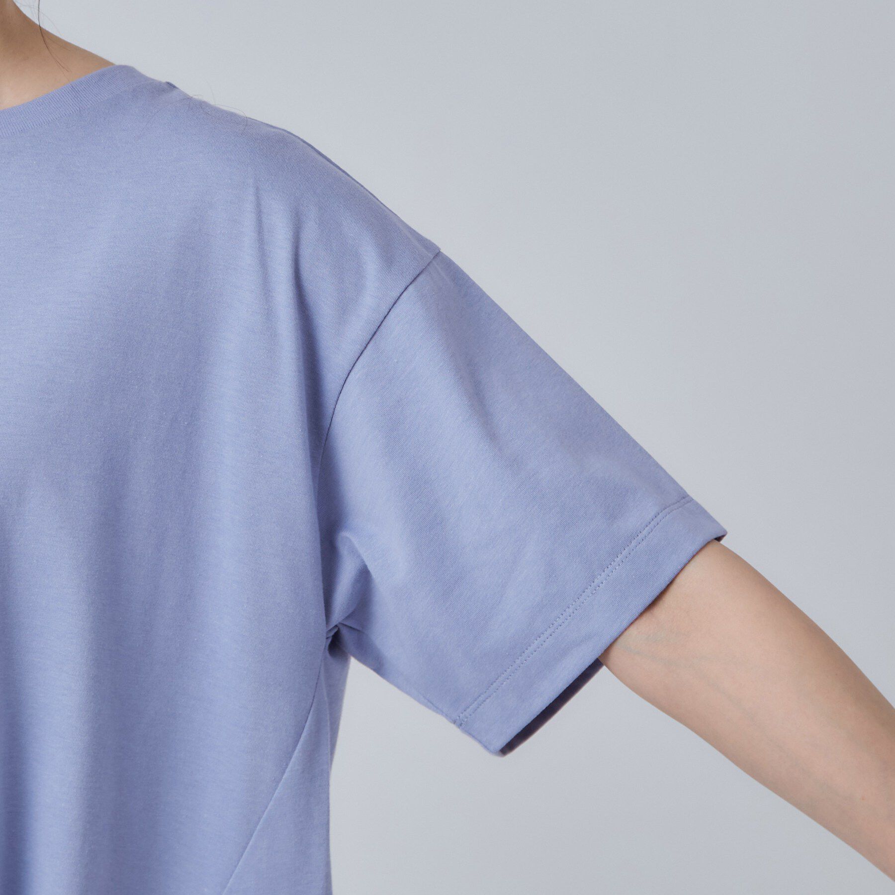 SHOO･LA･RUE「【ひんやり/体型カバー】プリントデザインが目を惹く 裾シャーリングTシャツ」|Tシャツ・カットソー|
