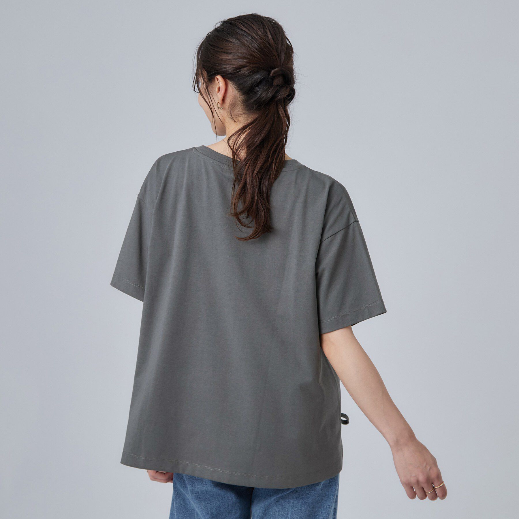 SHOO･LA･RUE「【ひんやり/体型カバー】プリントデザインが目を惹く 裾シャーリングTシャツ」|Tシャツ・カットソー|