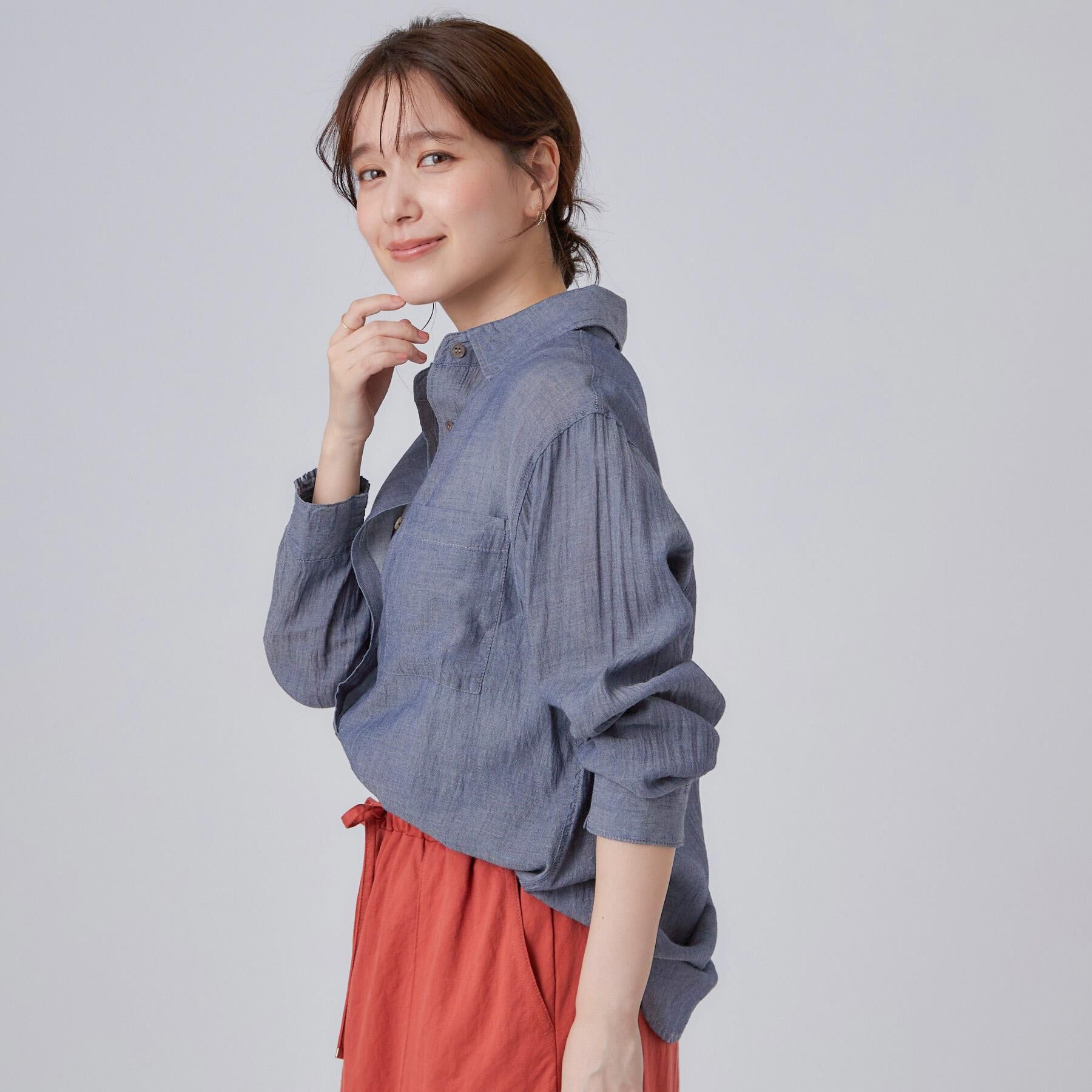 SHOO･LA･RUE「【綿100%/UV/S-LL/体型カバー】優しく透ける 柔らかシアーデニムシャツ」|シャツ・ブラウス|