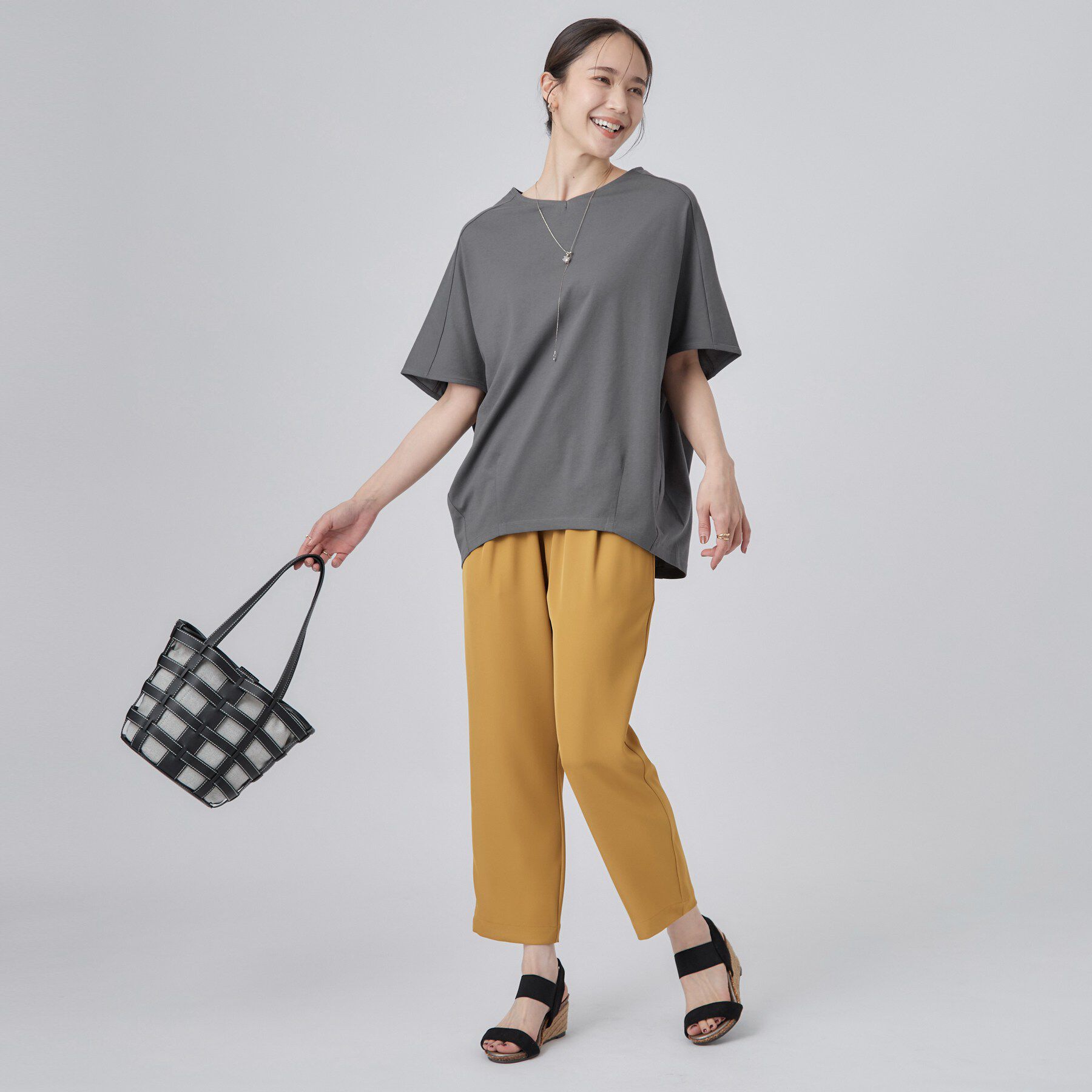 SHOO･LA･RUE「【ひんやり/体型カバー】インせず着られる 上品見えのドルマントップス」|Tシャツ・カットソー|