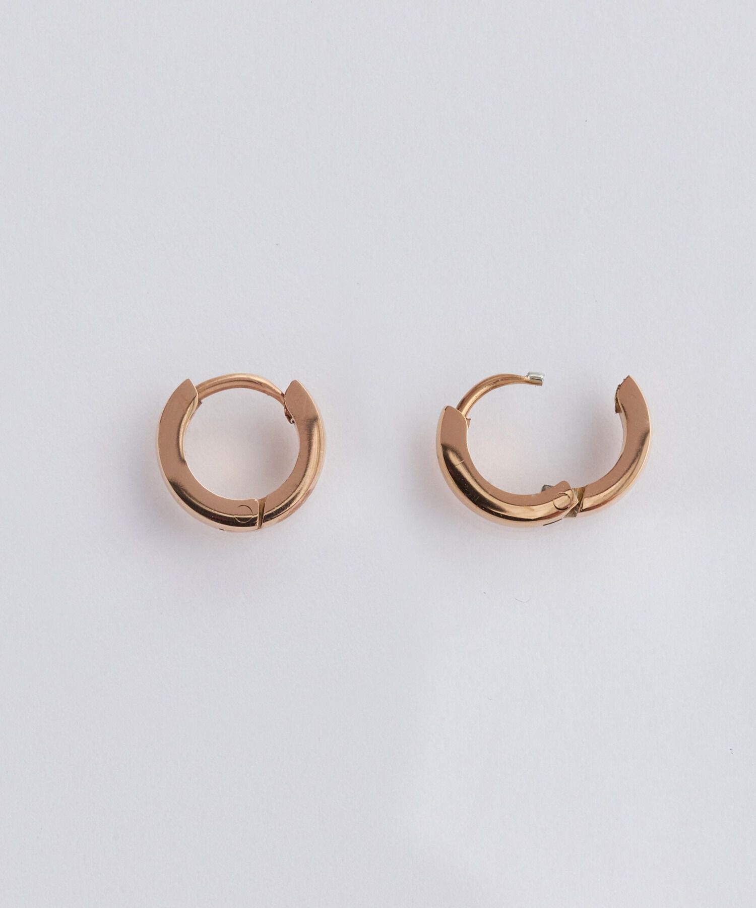 Phoebe「【金属アレルギー対応】ワンタッチメタルフープミニペアピアス  ローズゴールド/BOX付き」|ピアス|