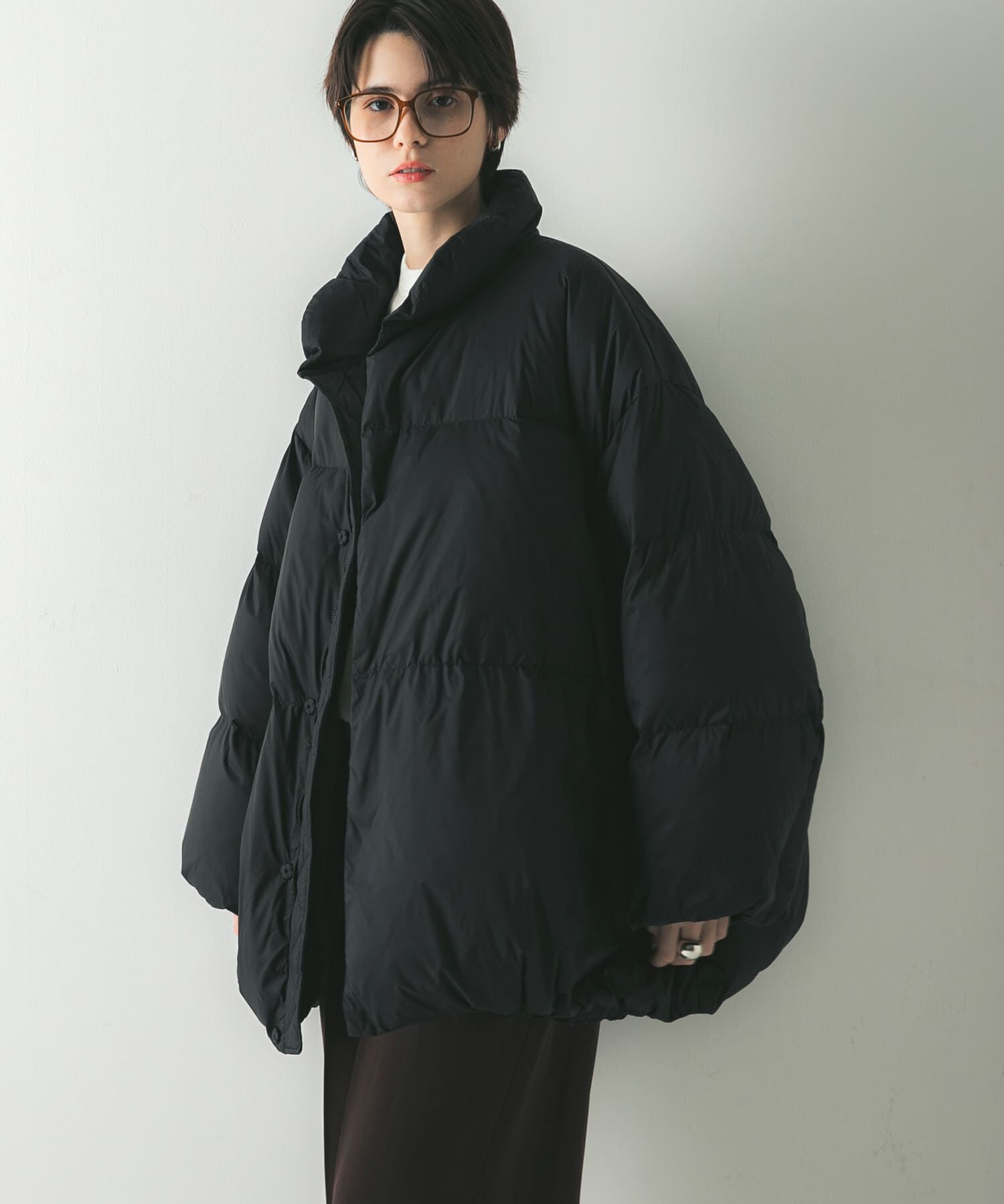URBAN RESEARCH「『別注』onit&times;URBAN RESEARCH　ボリュームダウンコート」|ダウン|ブラック