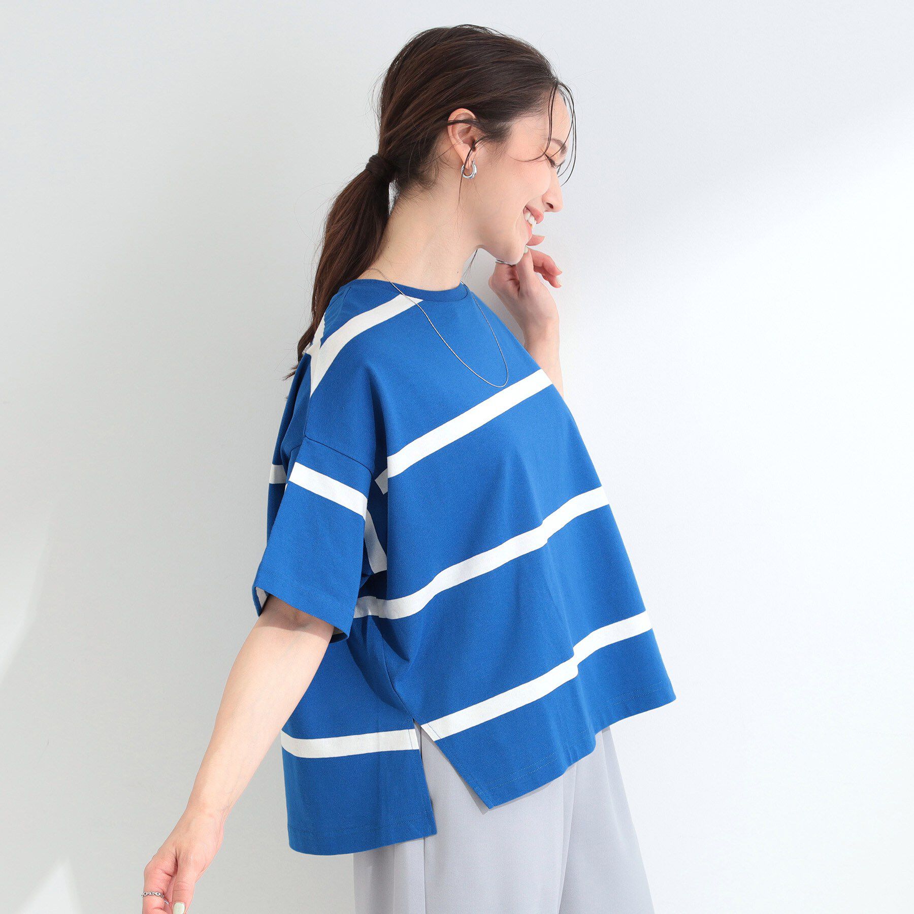 SHOO･LA･RUE「【ひんやり/S-LL】涼しげで爽やか 太ボーダー斜め切り替えTシャツ」|Tシャツ・カットソー|