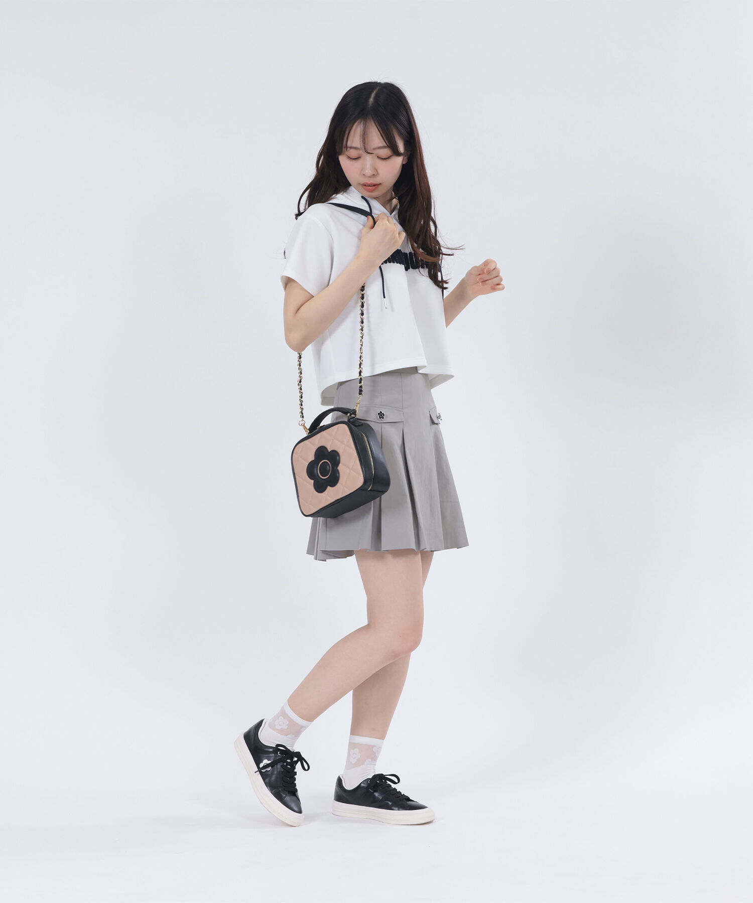 MARY QUANT「スクエアキルトデイジーパッチ 2WAYショルダー」|ショルダー・メッセンジャー|