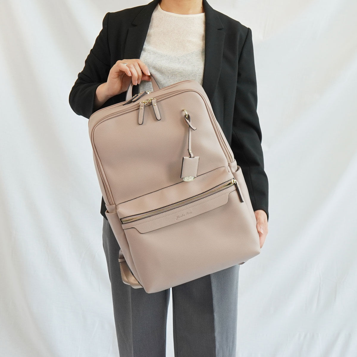 Jewelna Rose「ジュエルナローズ リモハピ2 リュックサック 合皮 B4 PC収納 通勤 リモートワーク 15.6インチ 10965」|リュック|ベージュ
