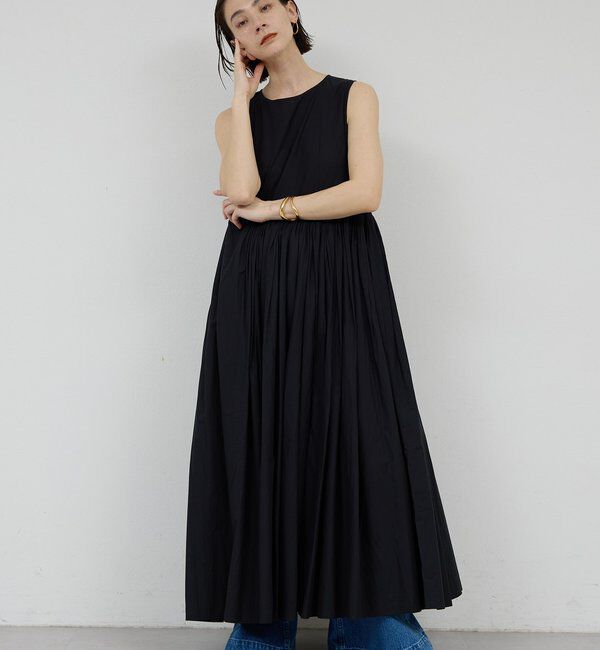  「【Dhritie】タックスリーブレスロングワンピース」|ワンピース|ブラック