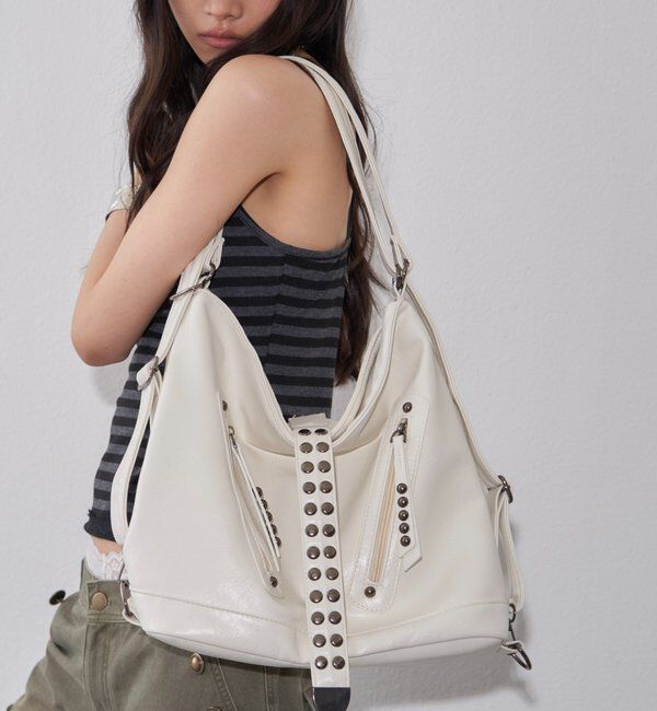  「【新色追加】2WAYドットスタッズリンプバッグ」|ショルダー・メッセンジャー|アイボリー