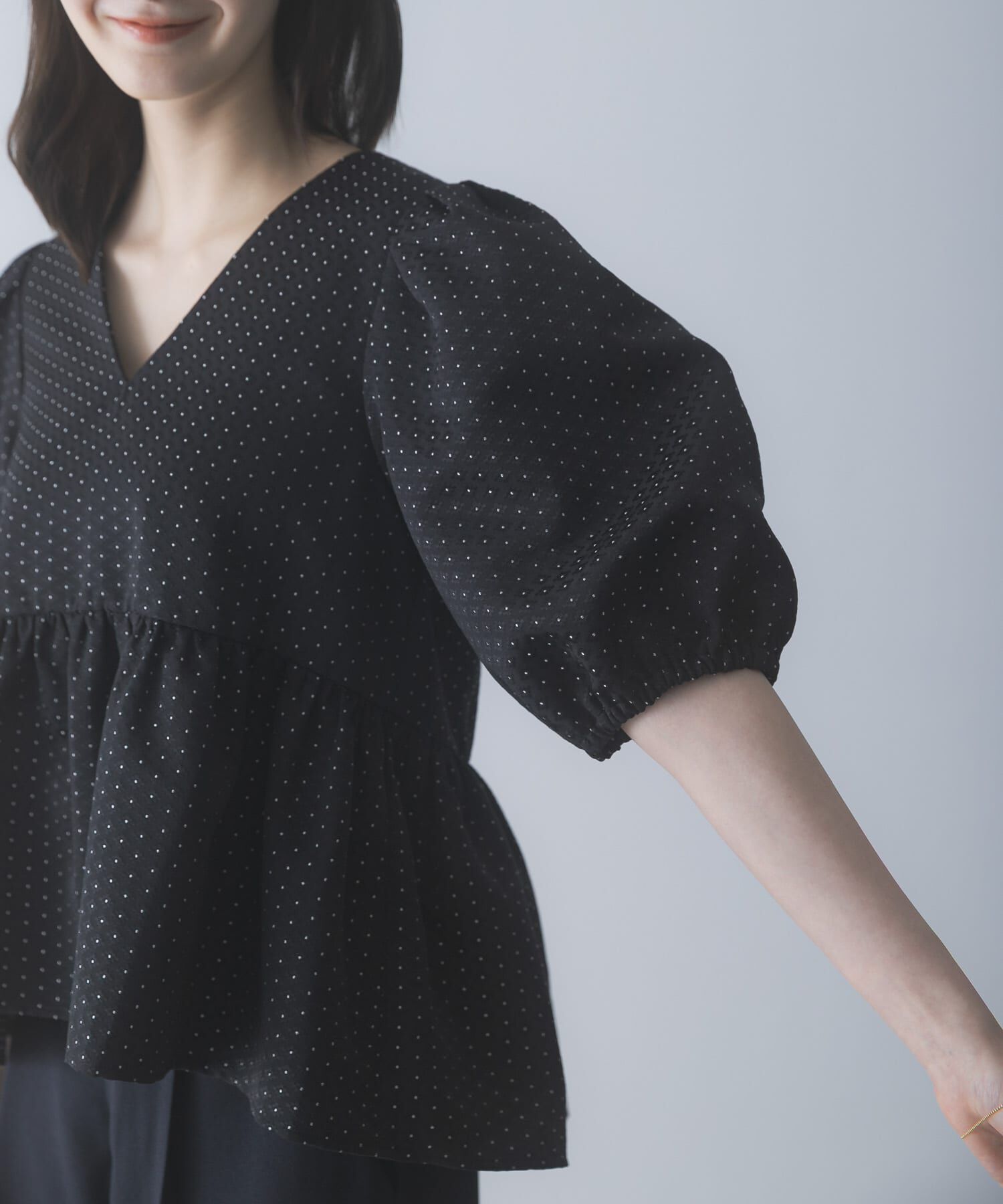 URBAN RESEARCH ROSSO「『WEB限定』ジャガードペプラムＶネックブラウス」|シャツ・ブラウス|