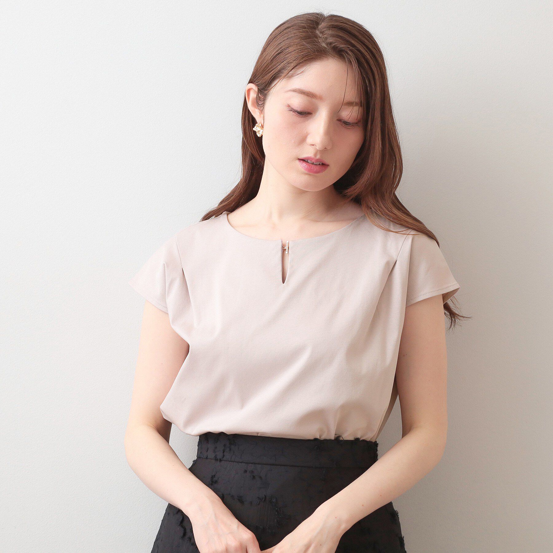 index「【接触冷感】ビジューキーネックフレンチトップス《UVケア／洗濯機OK／XS～3L／8col》」|Tシャツ・カットソー|