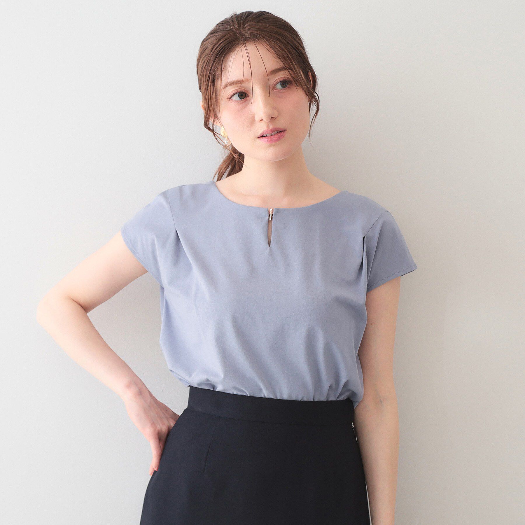 index「【接触冷感】ビジューキーネックフレンチトップス《UVケア／洗濯機OK／XS～3L／8col》」|Tシャツ・カットソー|