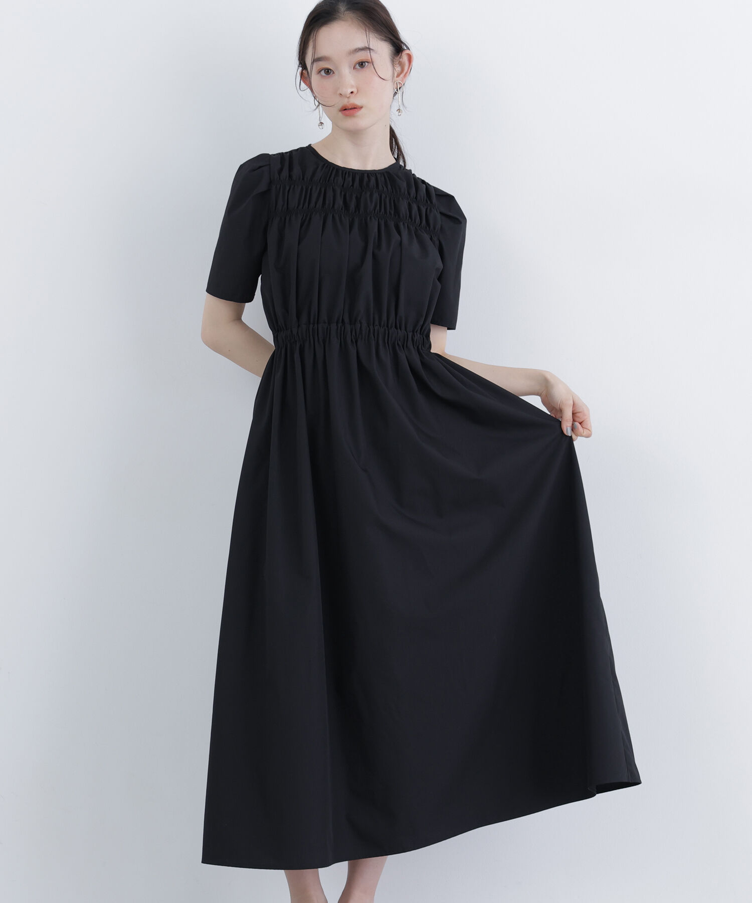  「〈N.〉ローンタックショルダーワンピース」|ワンピース|ブラック
