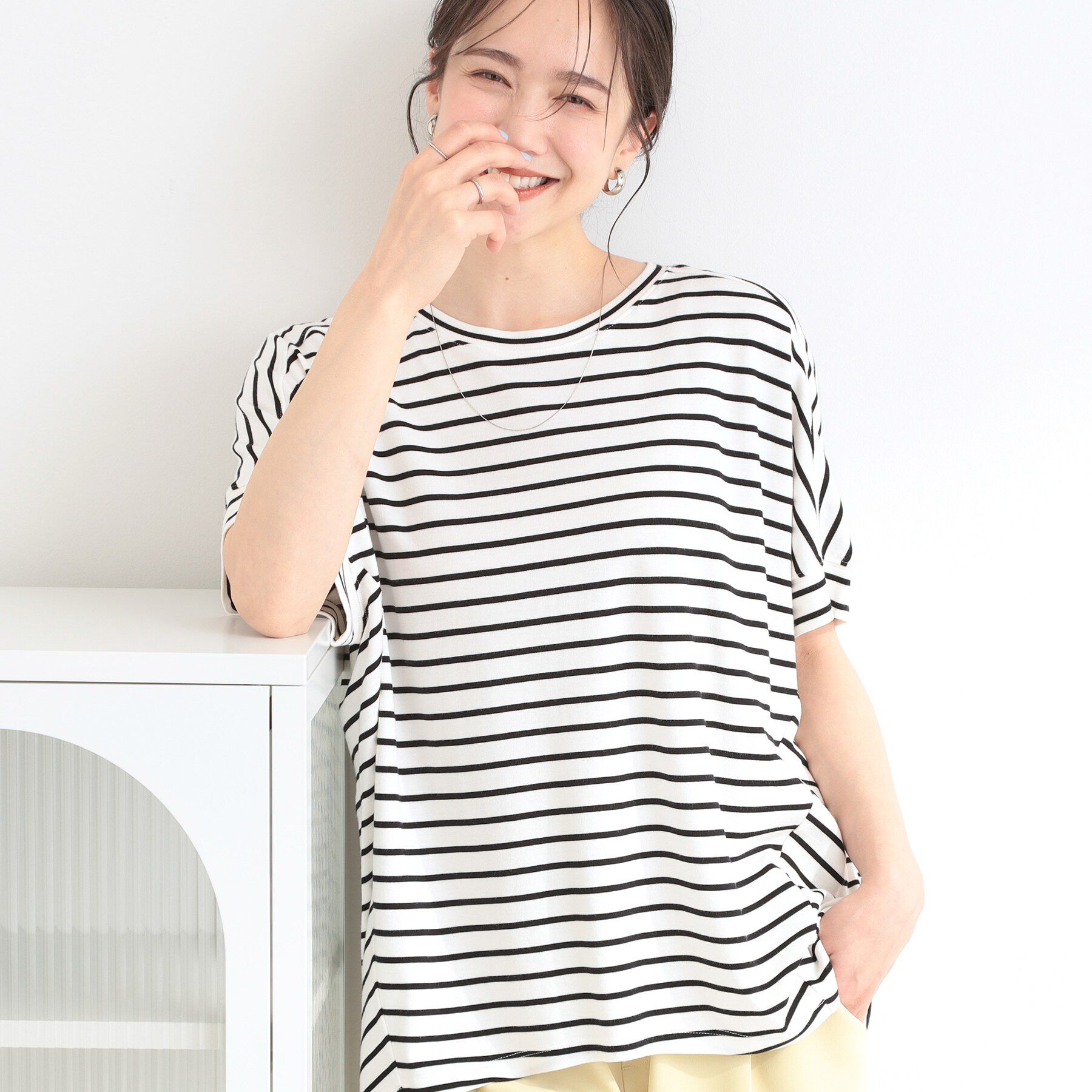 SHOO･LA･RUE「【ひんやり/UV/S-LL/体型カバー】インせずゆるっと決まる ひやとろドルマンTシャツ」|Tシャツ・カットソー|オフホワイト(303