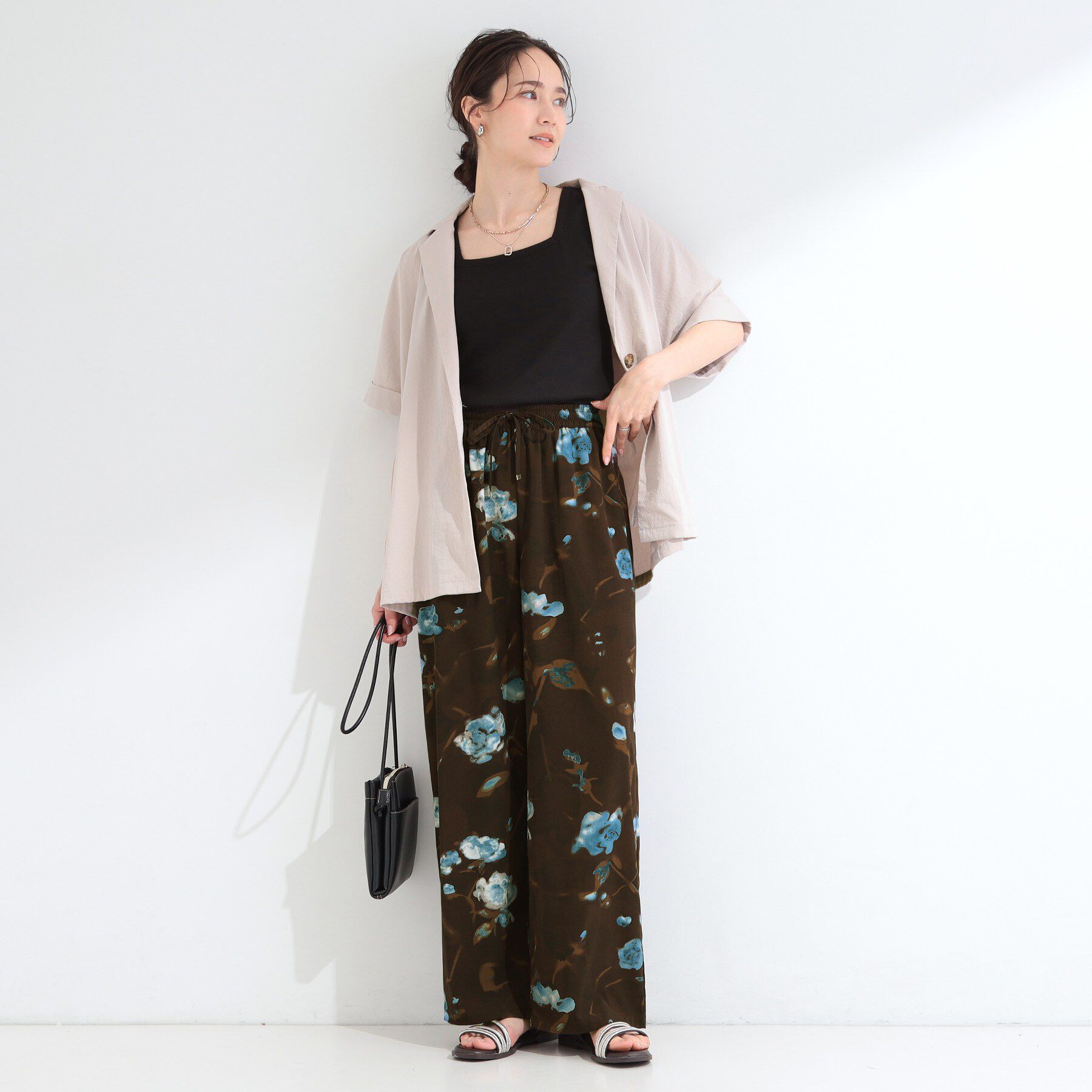 SHOO･LA･RUE「【ひんやり/S-LL/洗濯機可】無地コーデのアクセントに 水彩フラワープリントイージーワイドパンツ」|その他|
