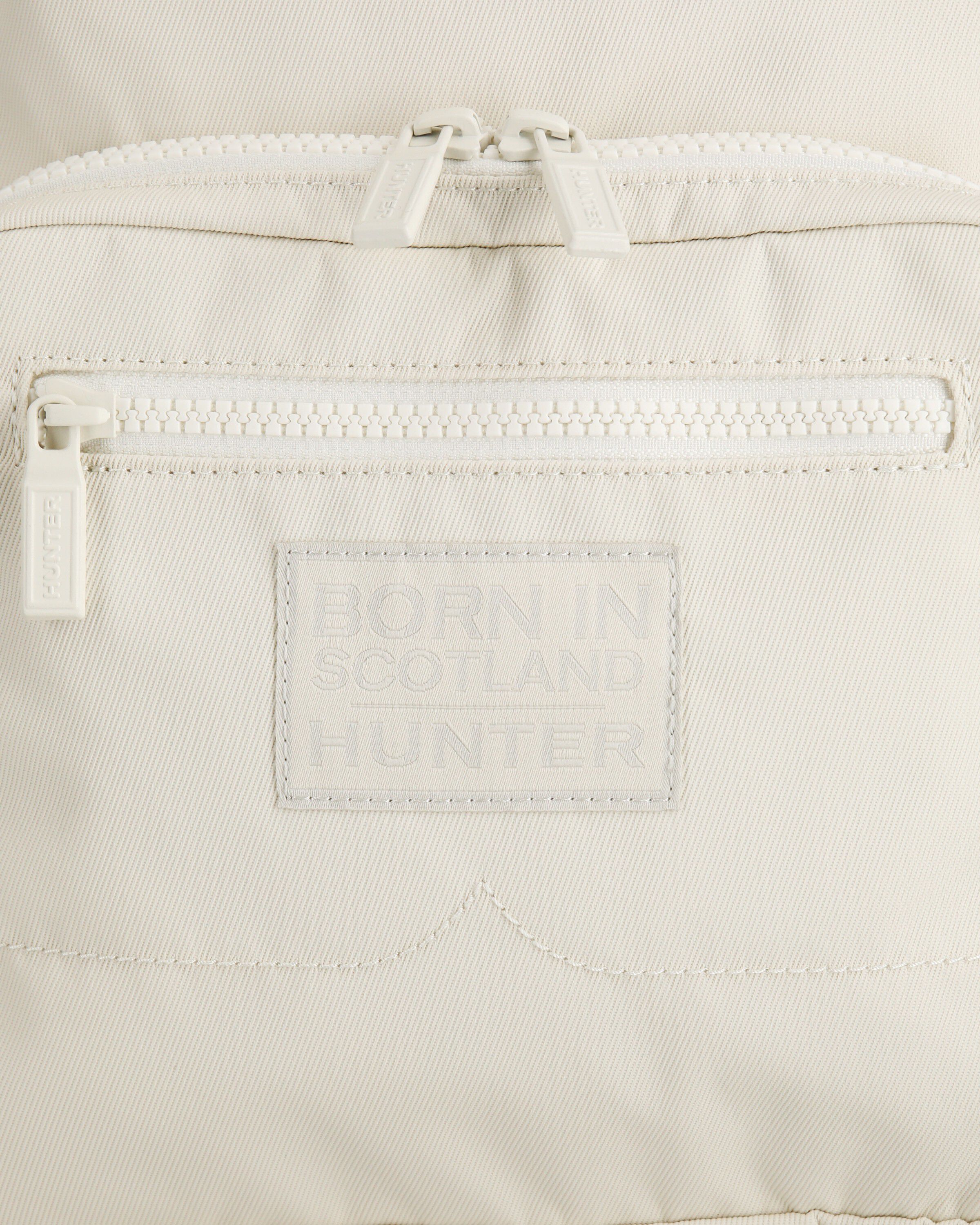 HUNTER「ナイロン パイオニア ミディアム トップクリップ バックパック ボーン イン スコットランド」|リュック|