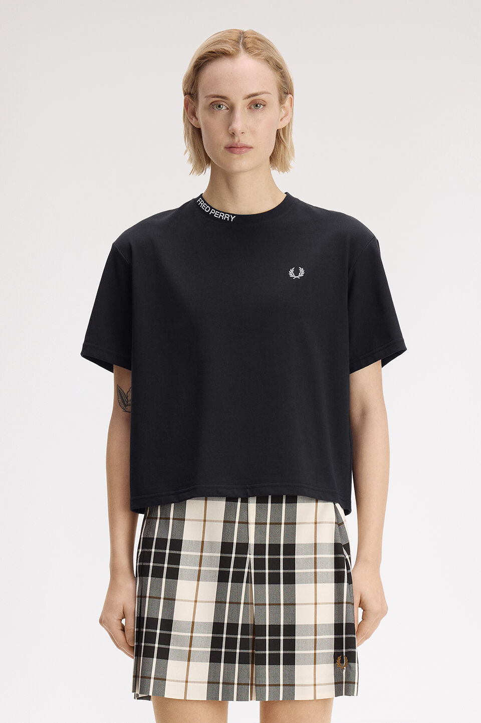 FRED PERRY 「Embroidered T-Shirt／レターロゴTシャツ」|Tシャツ・カットソー|