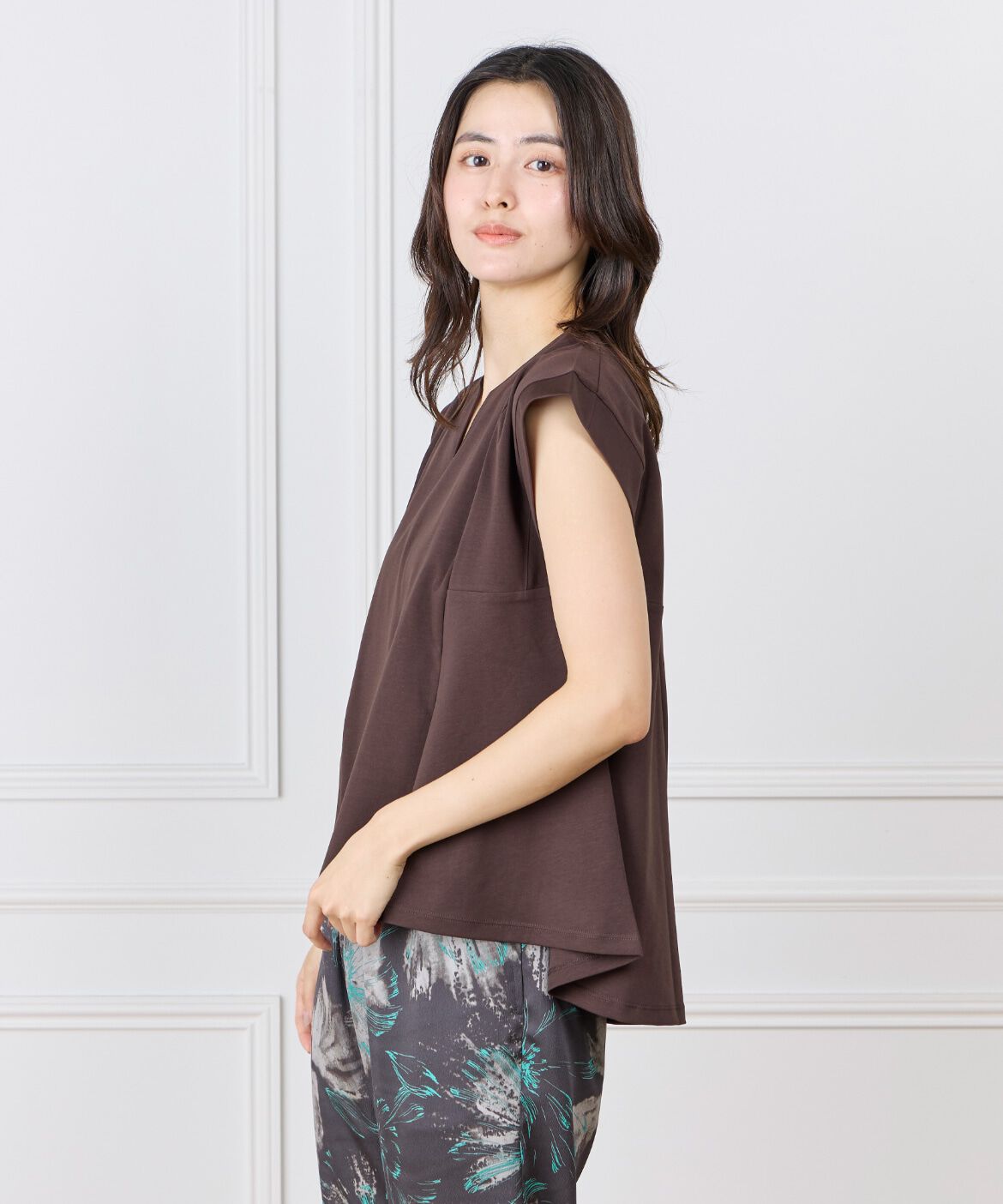 7-IDconcept.「裾ﾌﾚｱｰﾌﾟﾙｵｰﾊﾞｰ《UVｶｯﾄ》《接触冷感》|前後差ﾍﾑで華や 」|Tシャツ・カットソー|ダークブラウ 4