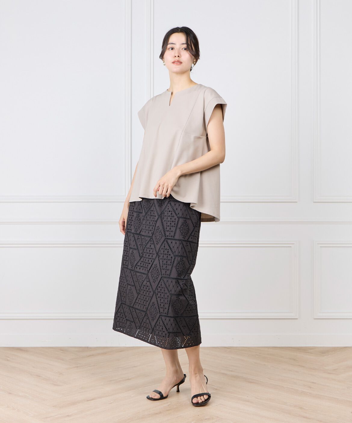 7-IDconcept.「裾ﾌﾚｱｰﾌﾟﾙｵｰﾊﾞｰ《UVｶｯﾄ》《接触冷感》|前後差ﾍﾑで華や 」|Tシャツ・カットソー|