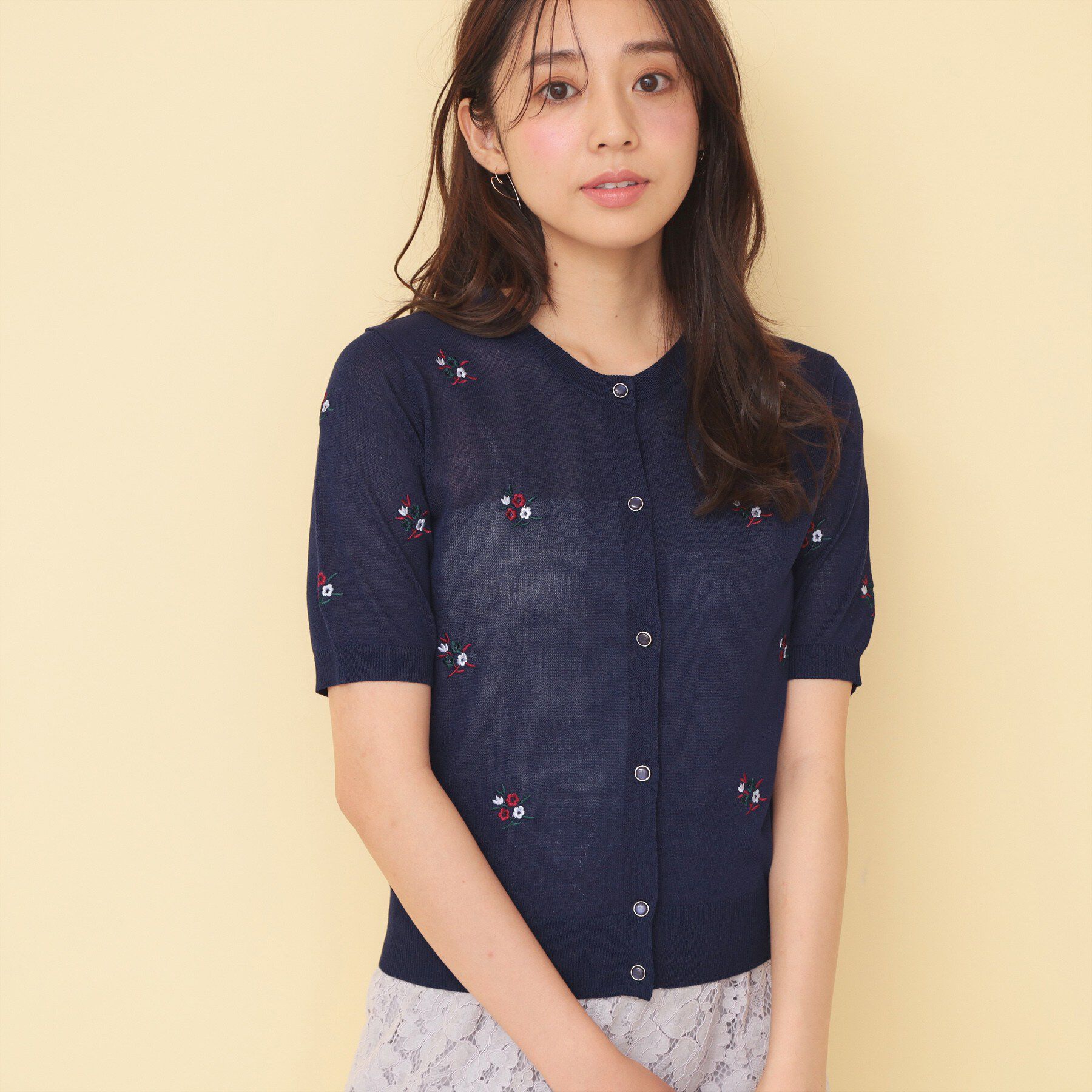 index「フラワー刺繍カーディガン【洗濯機OK／抗ピル】」|カーディガン|ネイビー(094)