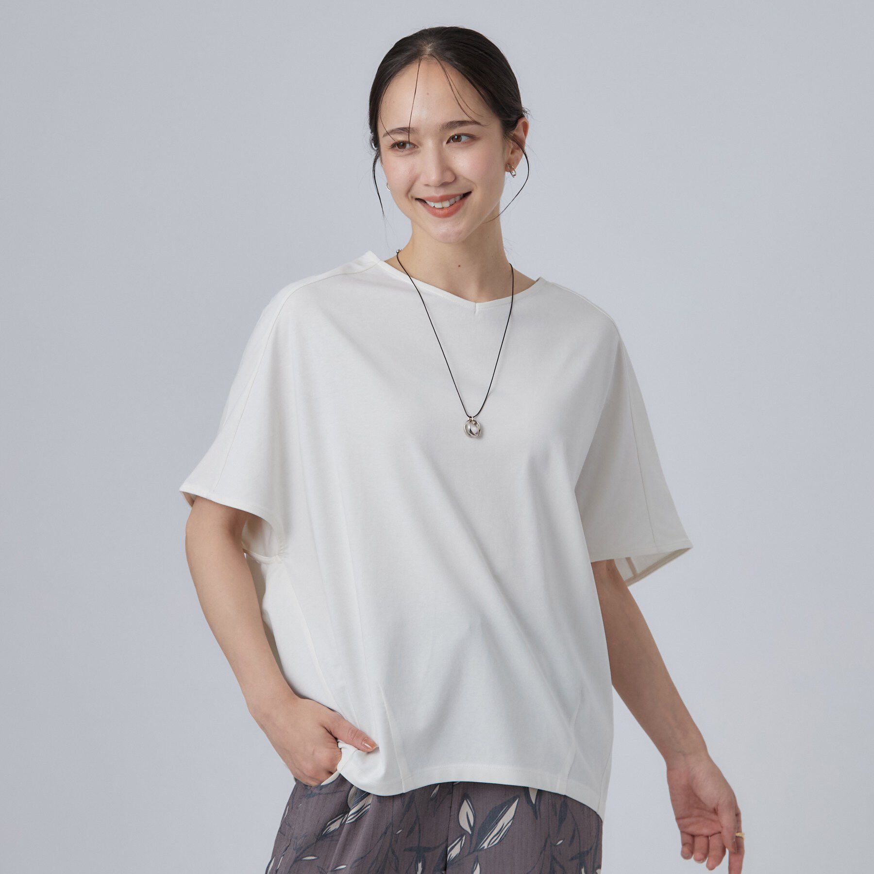SHOO･LA･RUE「【ひんやり/体型カバー】インせず着られる 上品見えのドルマントップス」|Tシャツ・カットソー|