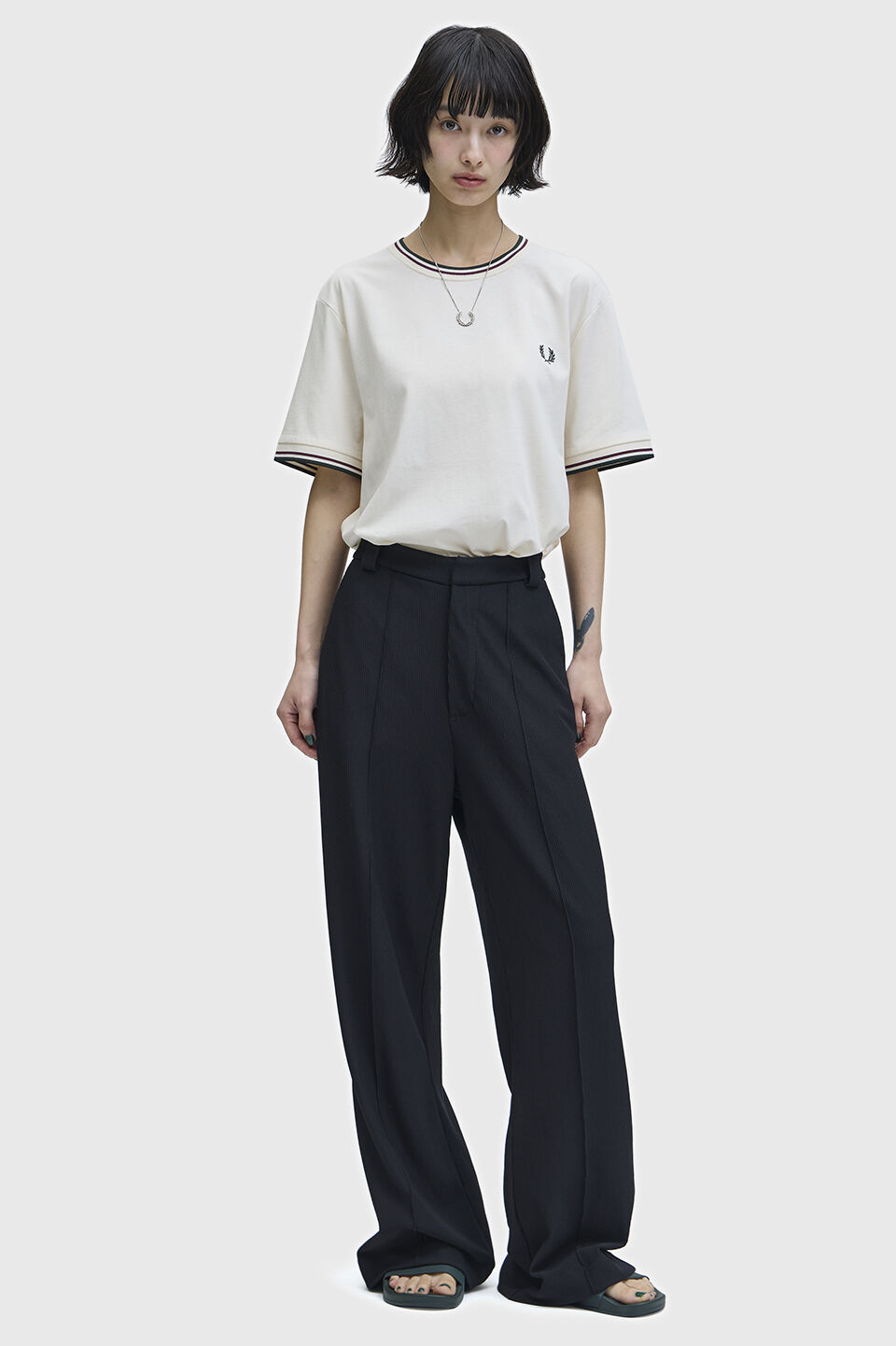 FRED PERRY 「Twin Tipped T-Shirt／ティップラインTシャツ M1588V」|Tシャツ・カットソー|