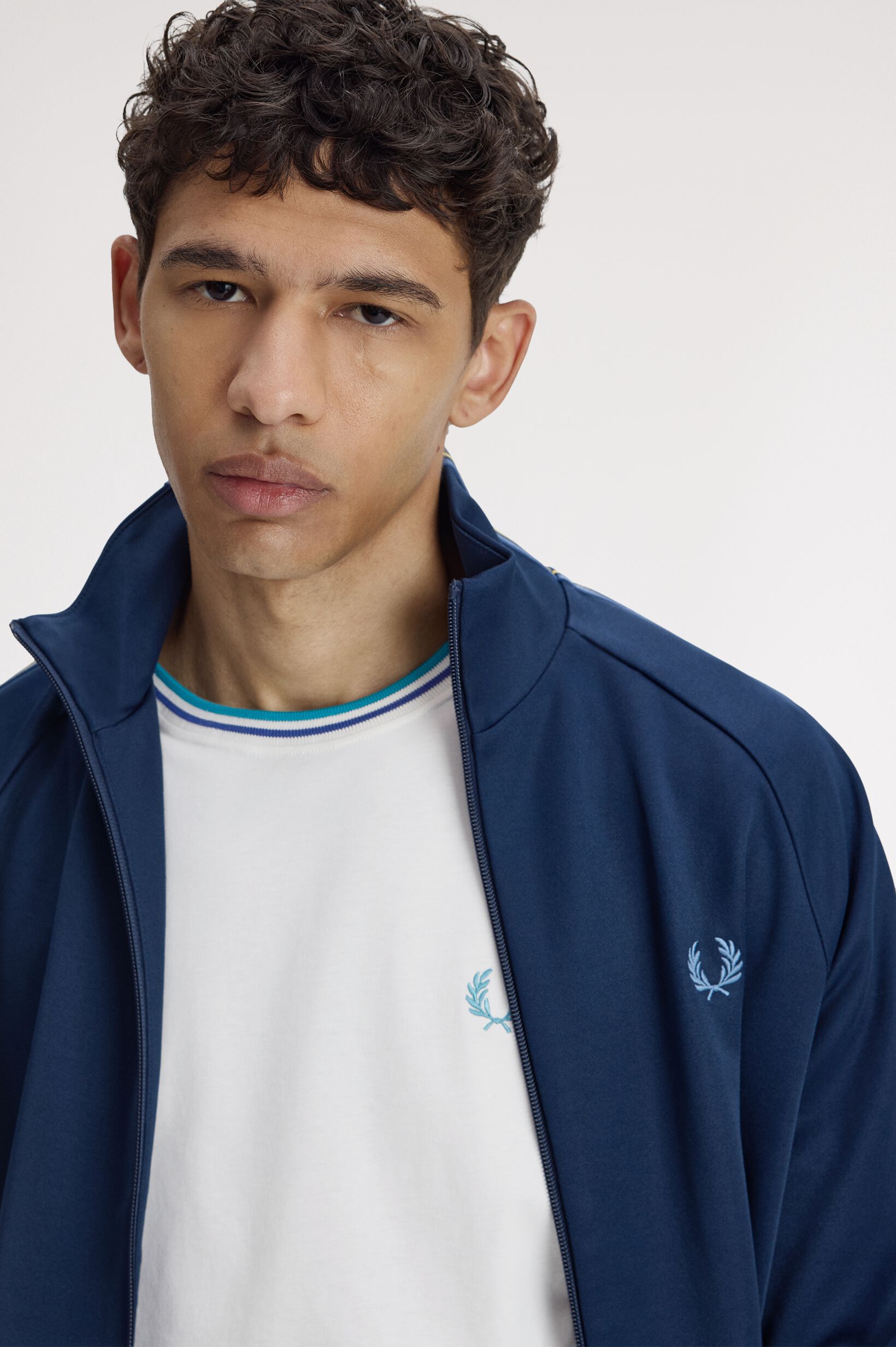 FRED PERRY 「Twin Tipped T-Shirt／ティップラインTシャツ M1588V」|Tシャツ・カットソー|