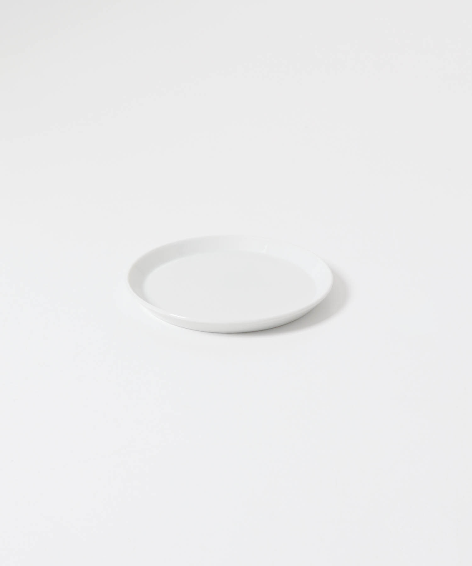 URBAN RESEARCH「1616ARITA　TY ROUND PLATE 120」|食器・キッチングッズ|ホワイト