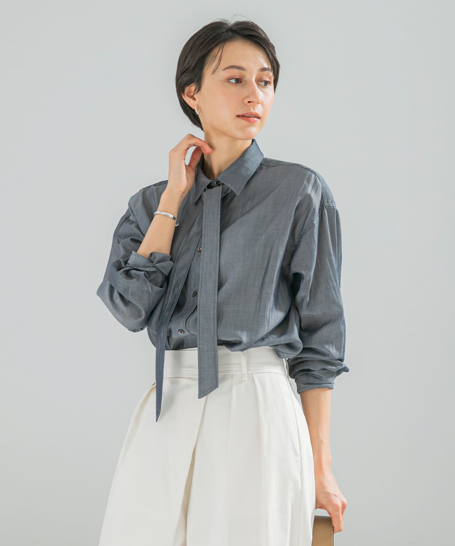 URBAN RESEARCH ROSSO「タイ付デニムライクシアーシャツ」|シャツ・ブラウス|