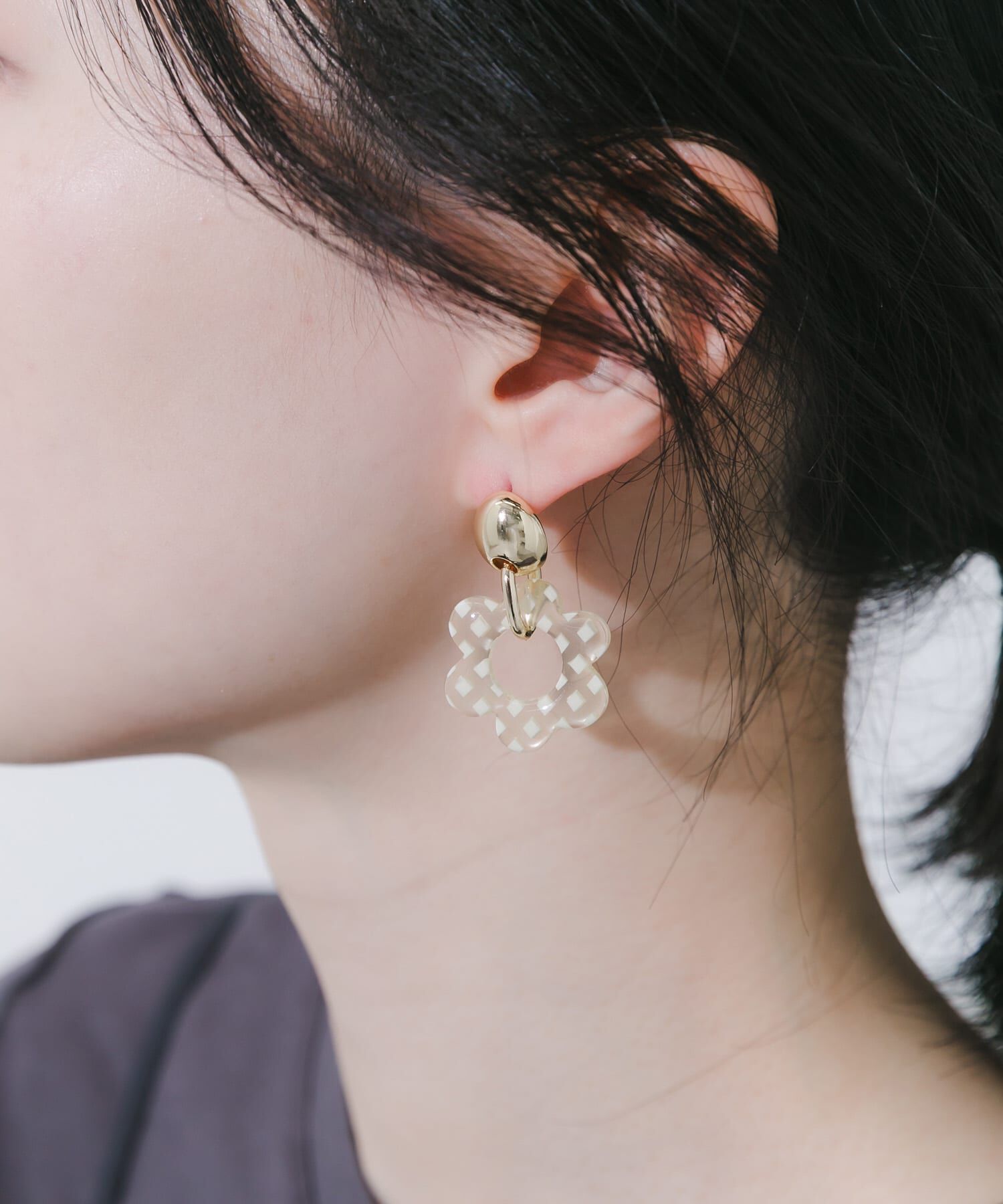 SMELLY「チェックフラワーピアス」|ピアス|