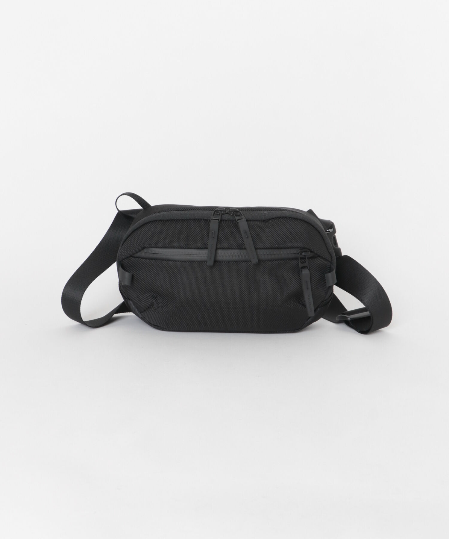 URBAN RESEARCH「AER　DAY SLING 4」|ショルダー・メッセンジャー|ブラック