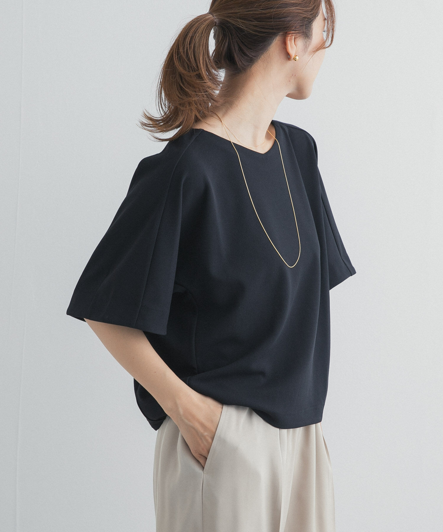 URBAN RESEARCH DOORS「カットジョーゼットVネックプルオーバー」|Tシャツ・カットソー|ブラック