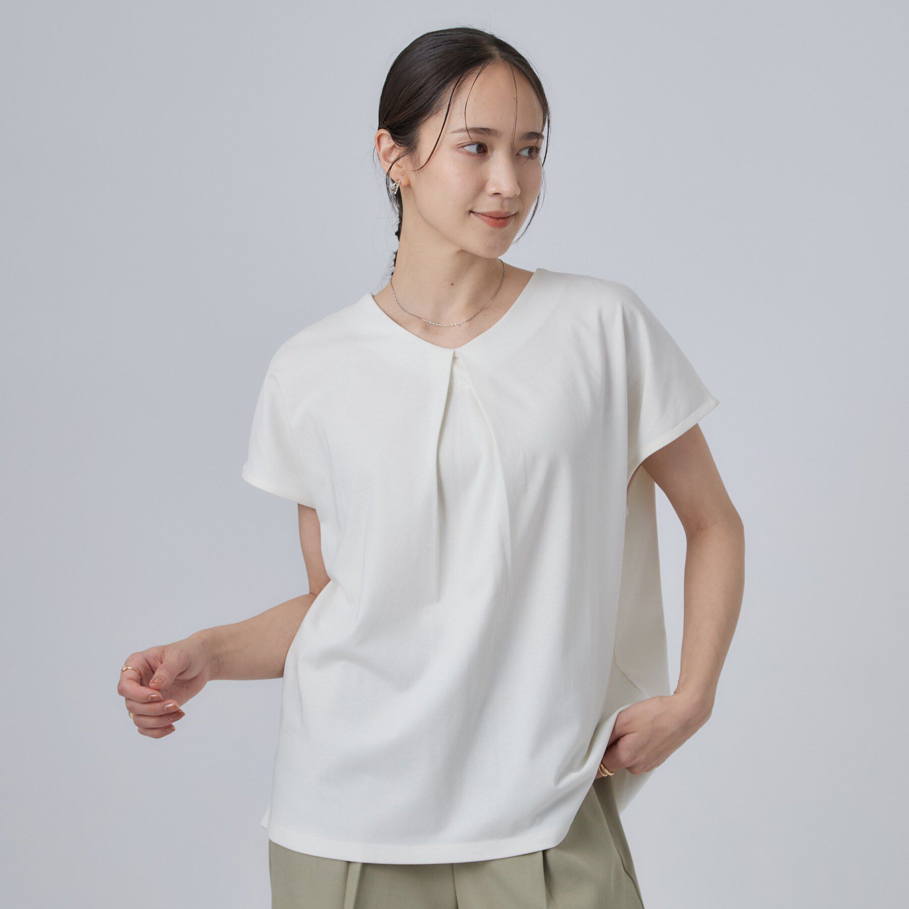 SHOO･LA･RUE「【ひんやり/前後2WAY/S-LL】楽に着られて好印象 やわらかトップス」|Tシャツ・カットソー|