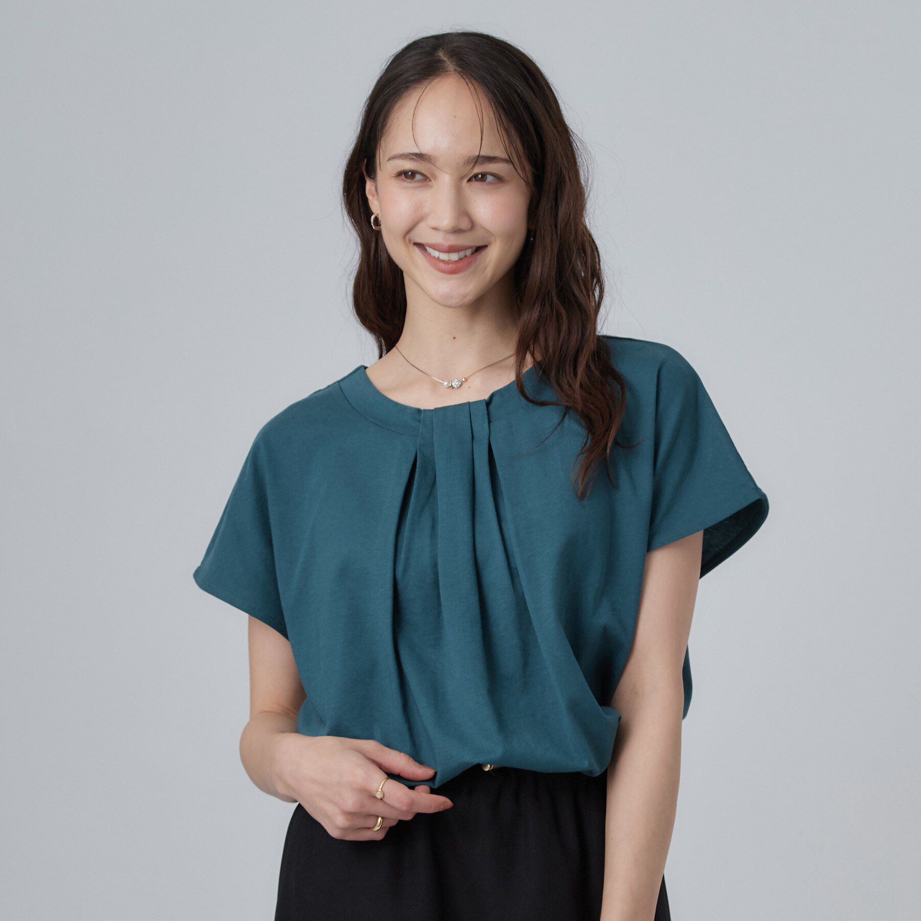 SHOO･LA･RUE「【ひんやり/前後2WAY/S-LL】楽に着られて好印象 やわらかトップス」|Tシャツ・カットソー|