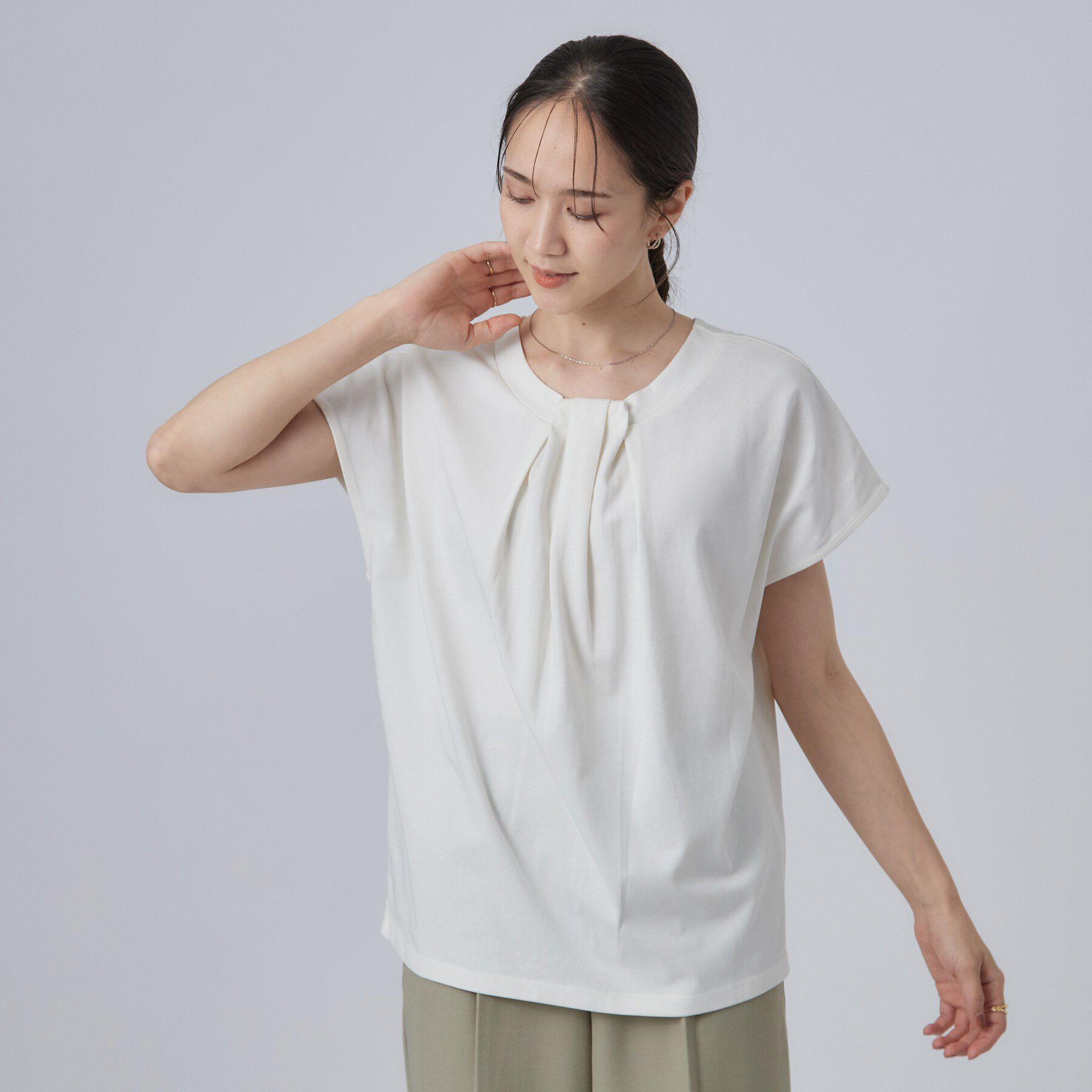 SHOO･LA･RUE「【ひんやり/前後2WAY/S-LL】楽に着られて好印象 やわらかトップス」|Tシャツ・カットソー|