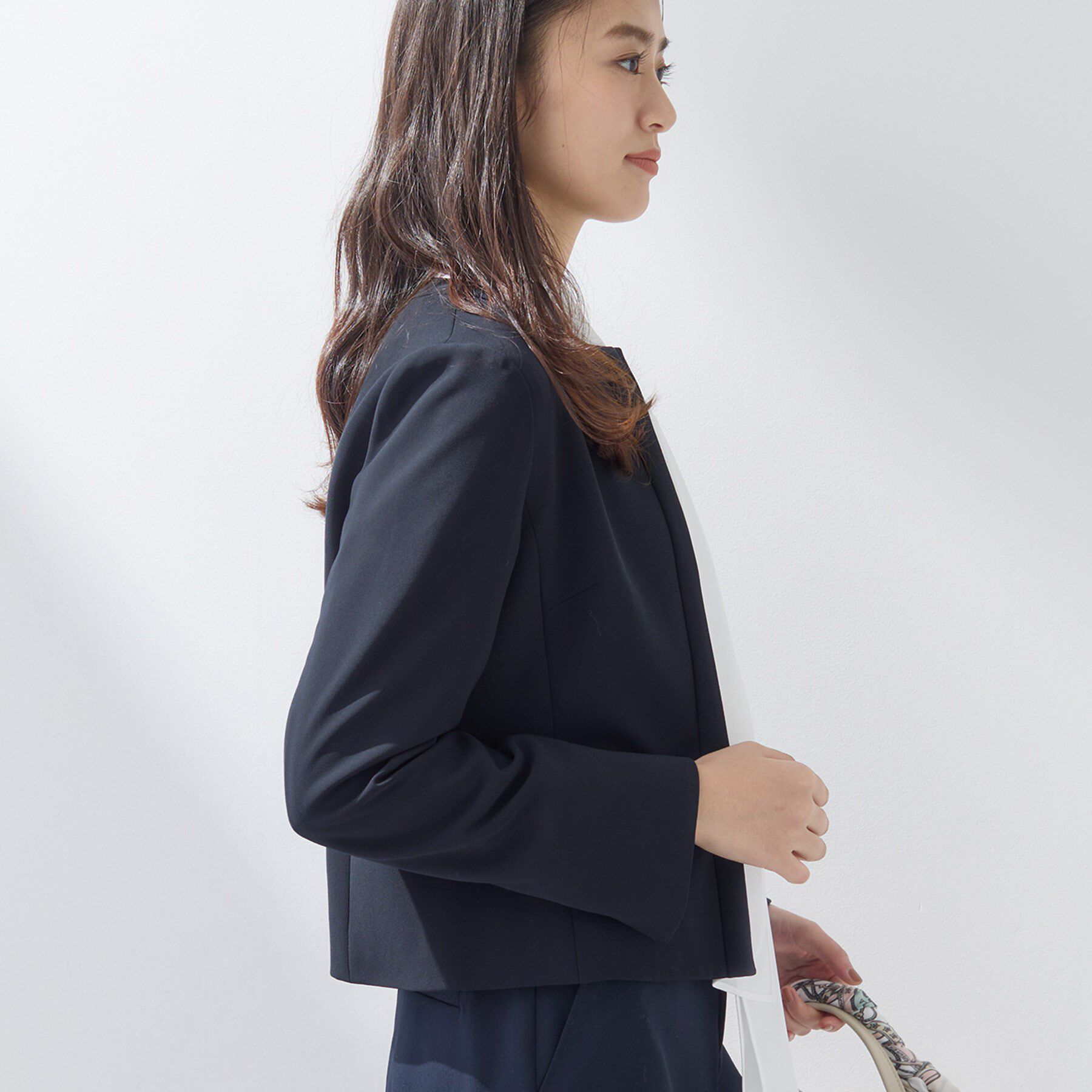 INDIVI「【上品光沢／SETUP可能】切り替えデザインジャケット」|ノーカラージャケット|