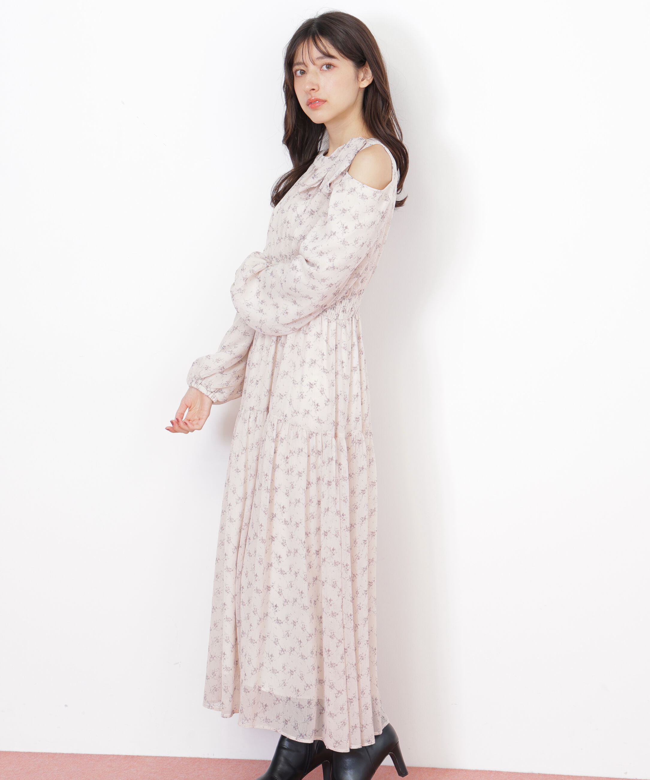  「小花柄ボウタイワンピース」|ワンピース|エクリュ1