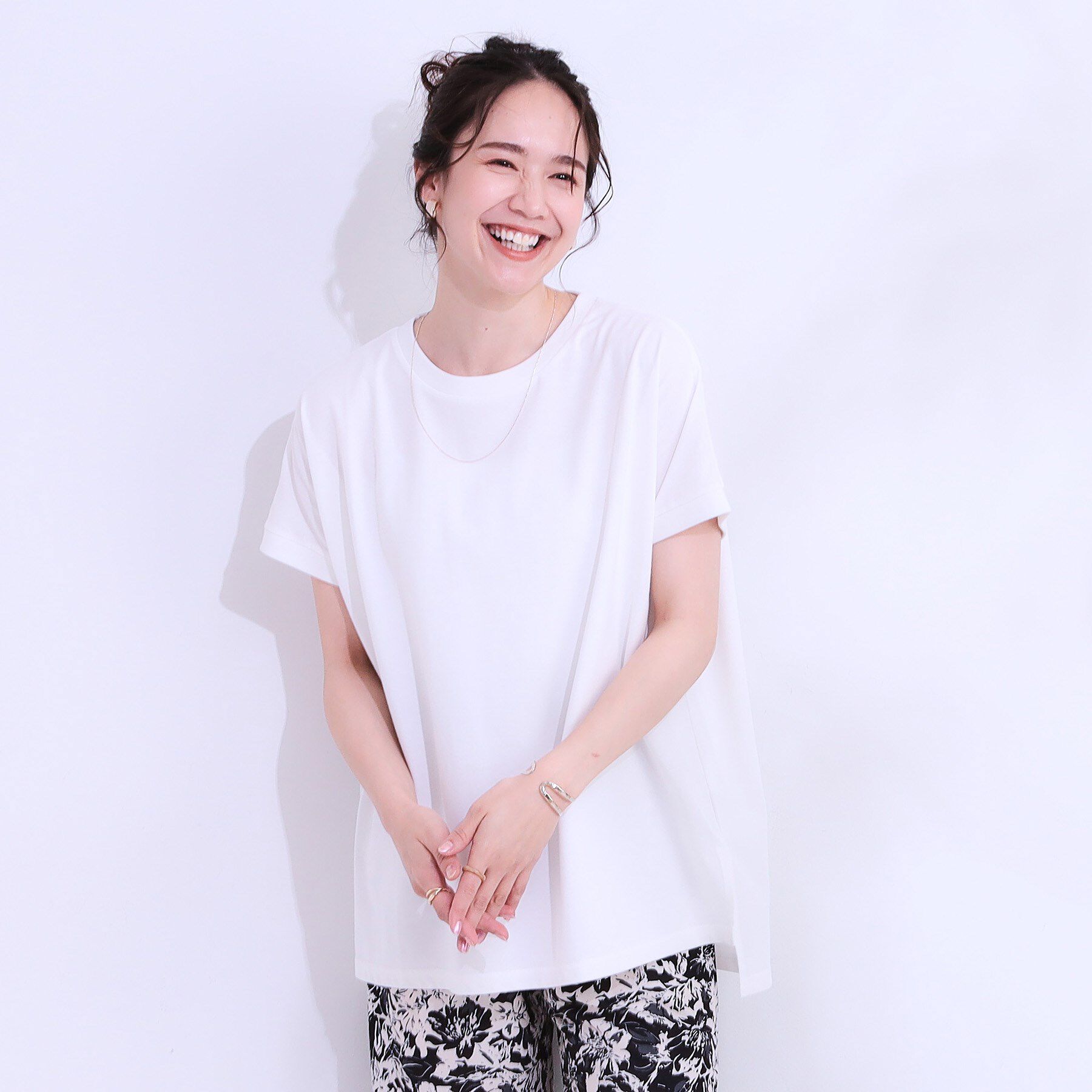 SHOO･LA･RUE「【洗える/S-LL/ひんやり/UV】汗をかいても気になりにくい スリットトップス」|Tシャツ・カットソー|