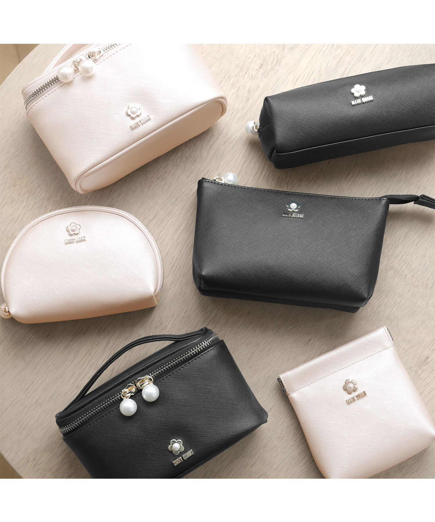 MARY QUANT「サフィアーノパール 3ポケットポーチ」|ポーチ|