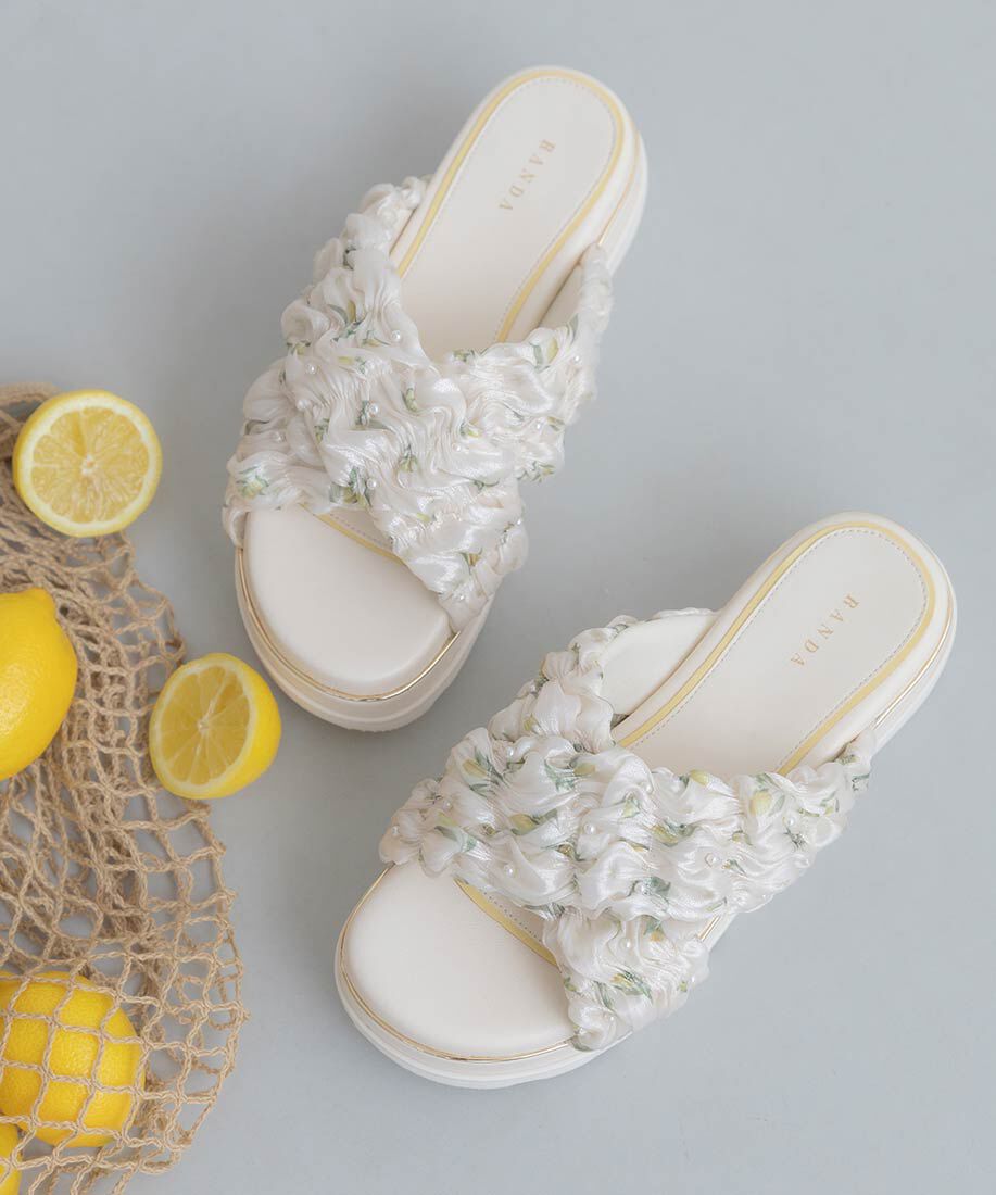 「【Lemon Collection】レモンプリントシャーリングベルトサンダル」|サンダル|