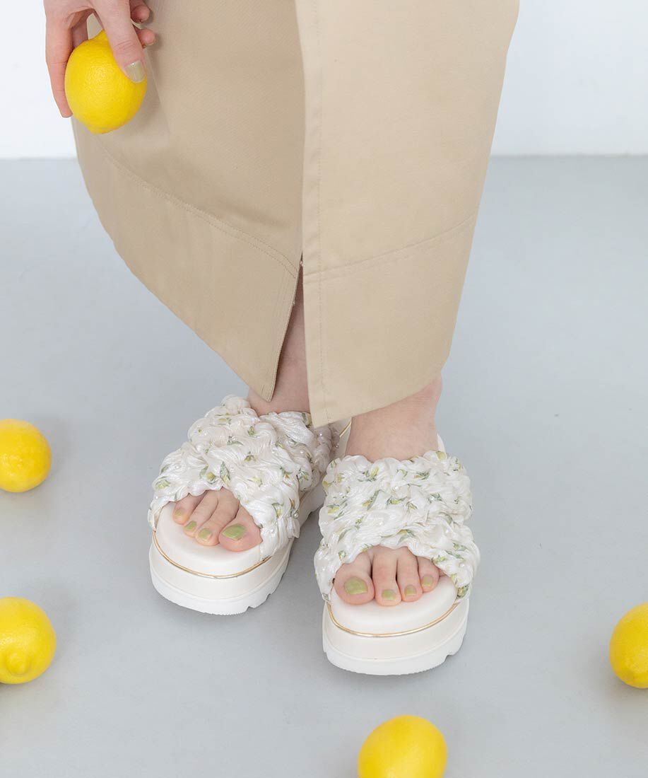  「【Lemon Collection】レモンプリントシャーリングベルトサンダル」|サンダル|