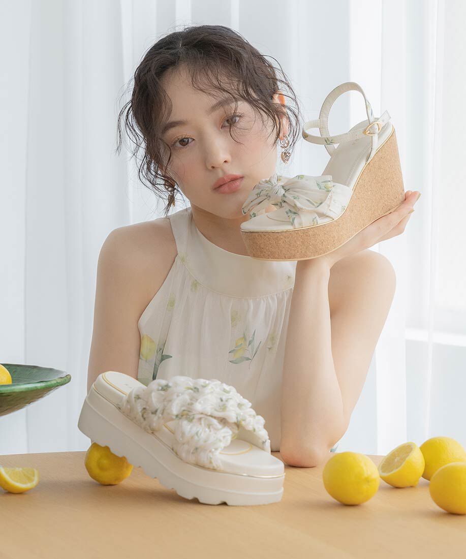  「【Lemon Collection】レモンプリントシャーリングベルトサンダル」|サンダル|