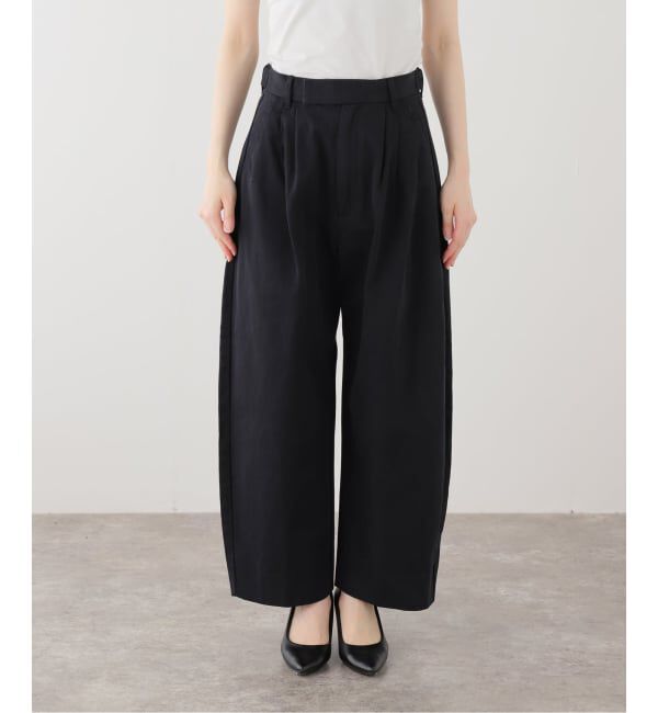 Spick and Span「コットンサテンタックカーブパンツ」|スラックス|