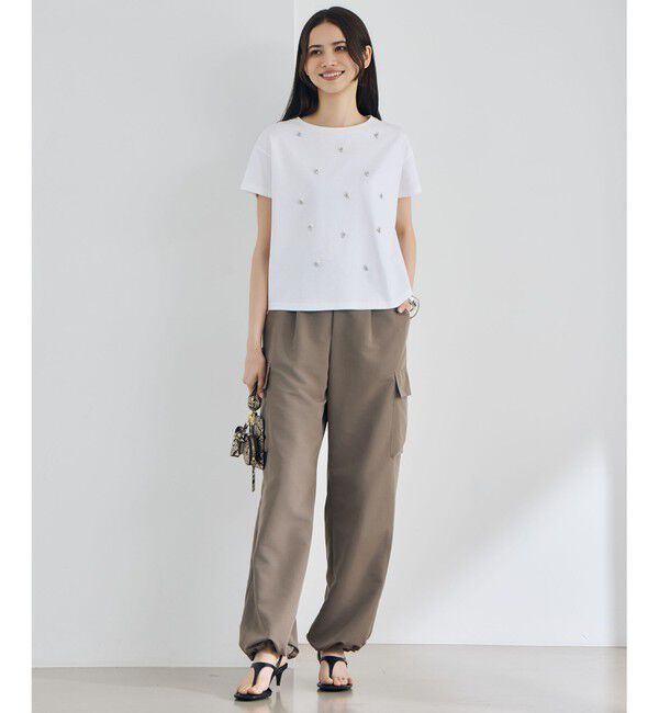 自由区「【きれい目カジュアル・顔まわり華やか】ビジュー Tシャツ」|Tシャツ・カットソー|