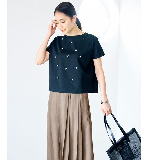 自由区「【きれい目カジュアル・顔まわり華やか】ビジュー Tシャツ」|Tシャツ・カットソー|