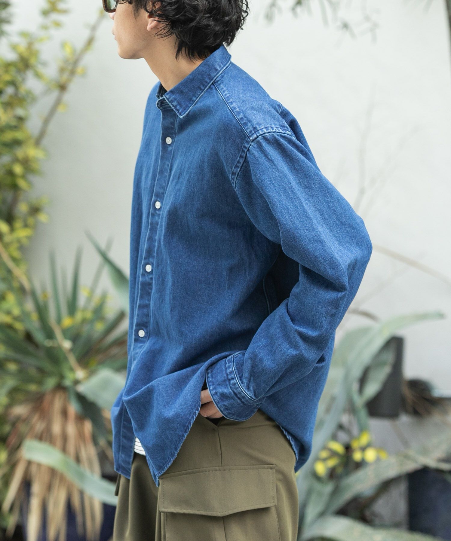 URBAN RESEARCH DOORS「FORK&SPOON　ペーパーデニムシャツ」|シャツ・ブラウス|