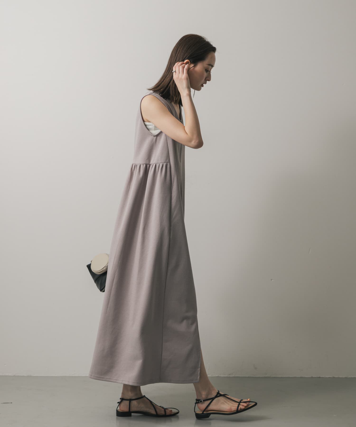 SENSE OF PLACE by URBAN RESEARCH「ZIPVネックカットワンピース」|ワンピース|