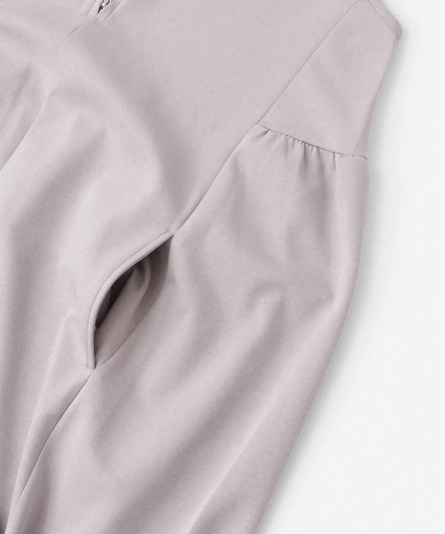 SENSE OF PLACE by URBAN RESEARCH「ZIPVネックカットワンピース」|ワンピース|