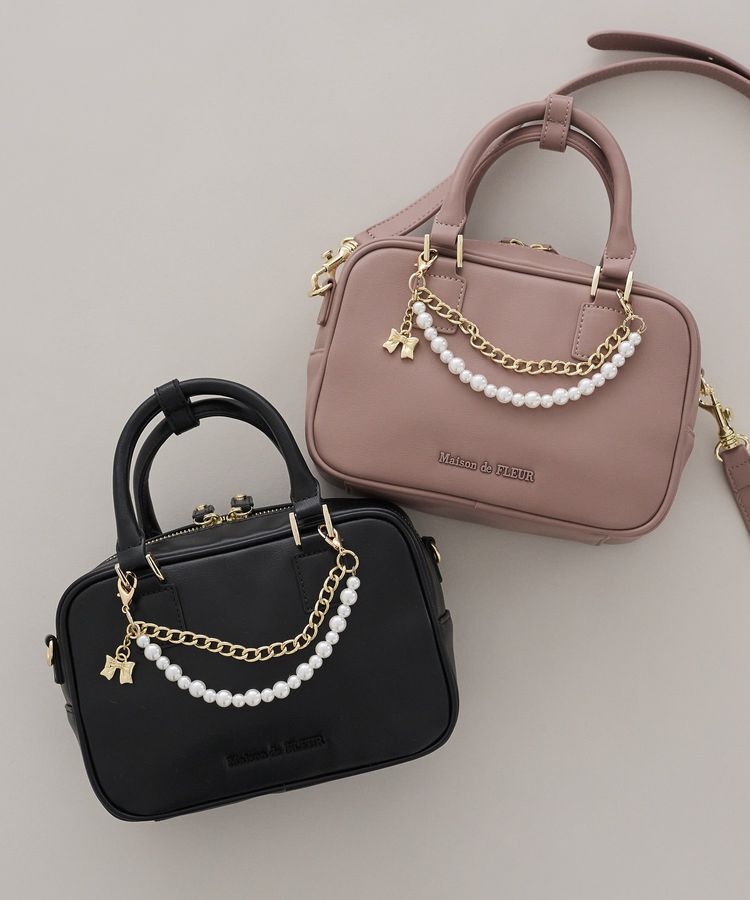 Maison de FLEUR「【チャーム付き/2Way】ワイドボストンバッグ」|ハンドバッグ|