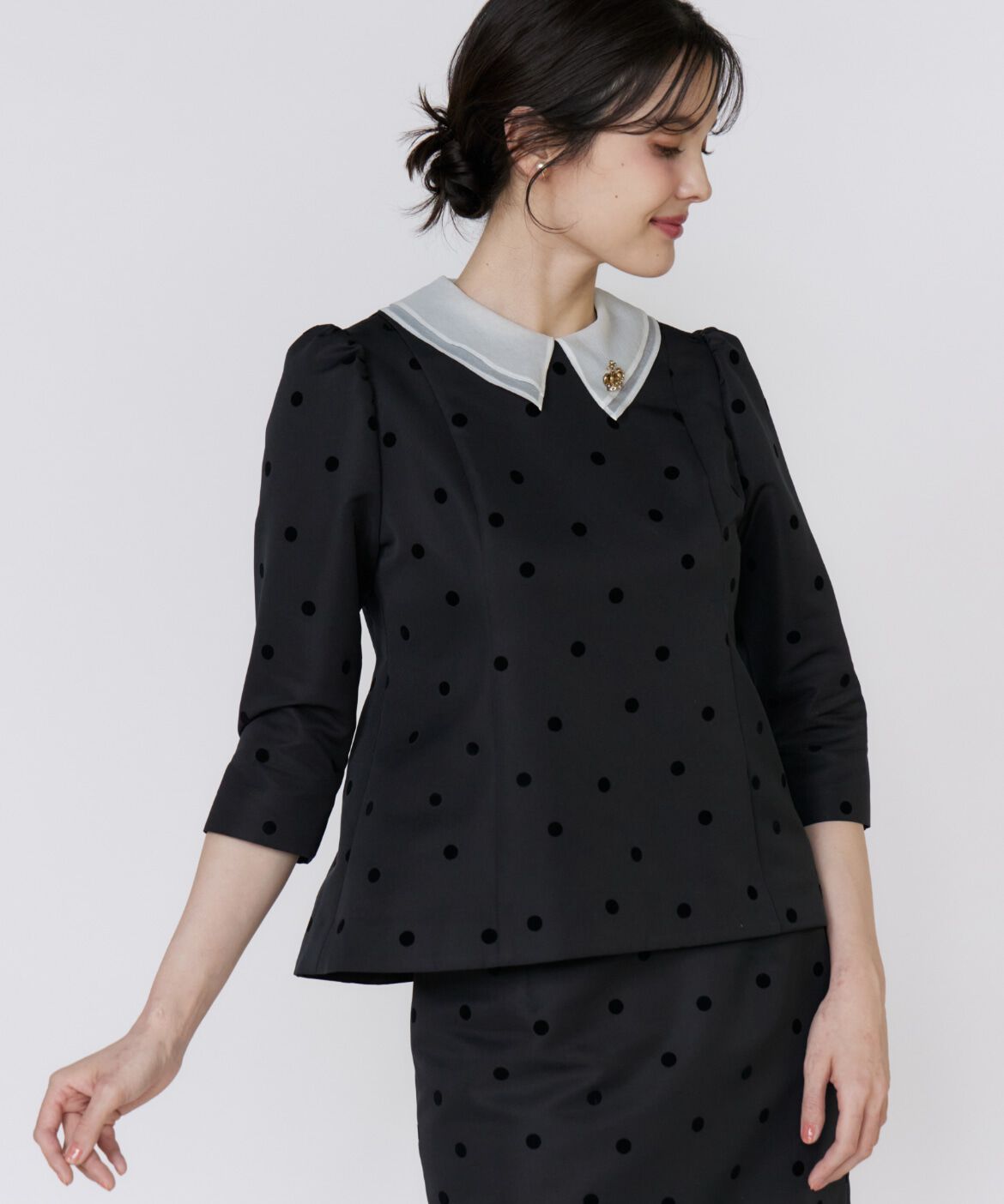Maglie le cassetto「《M Maglie le cassetto》ドットフロッキーシアー付け衿ブラウス」|シャツ・ブラウス|
