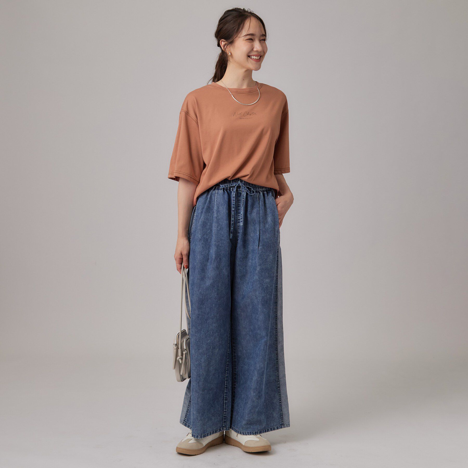 SHOO･LA･RUE「【体型カバー】インせず着られる 配色ステッチロゴTシャツ」|Tシャツ・カットソー|